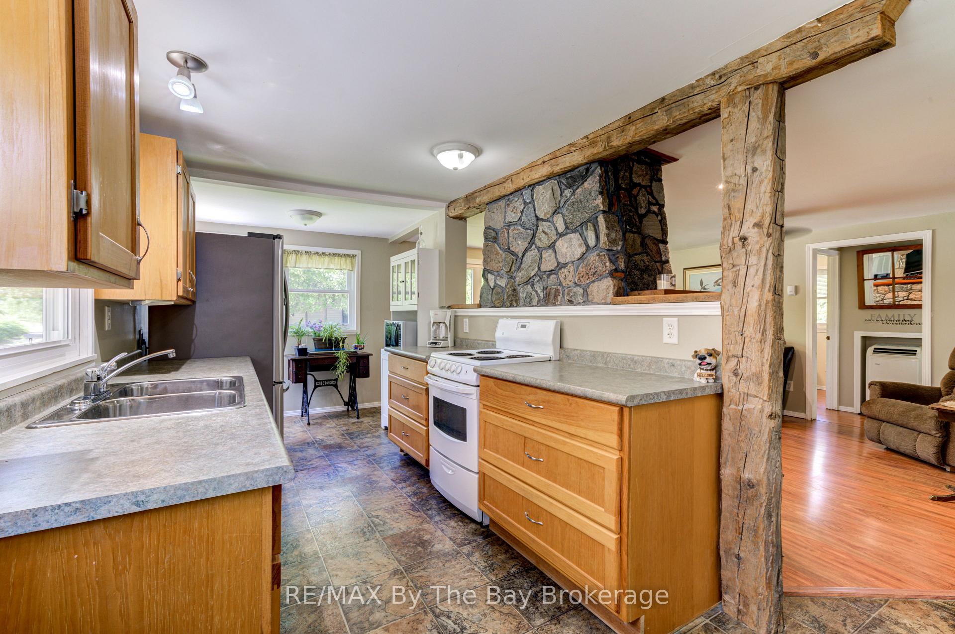 Photo 3 of 1105 Shore Lane, Wasaga Beach — HOMEH