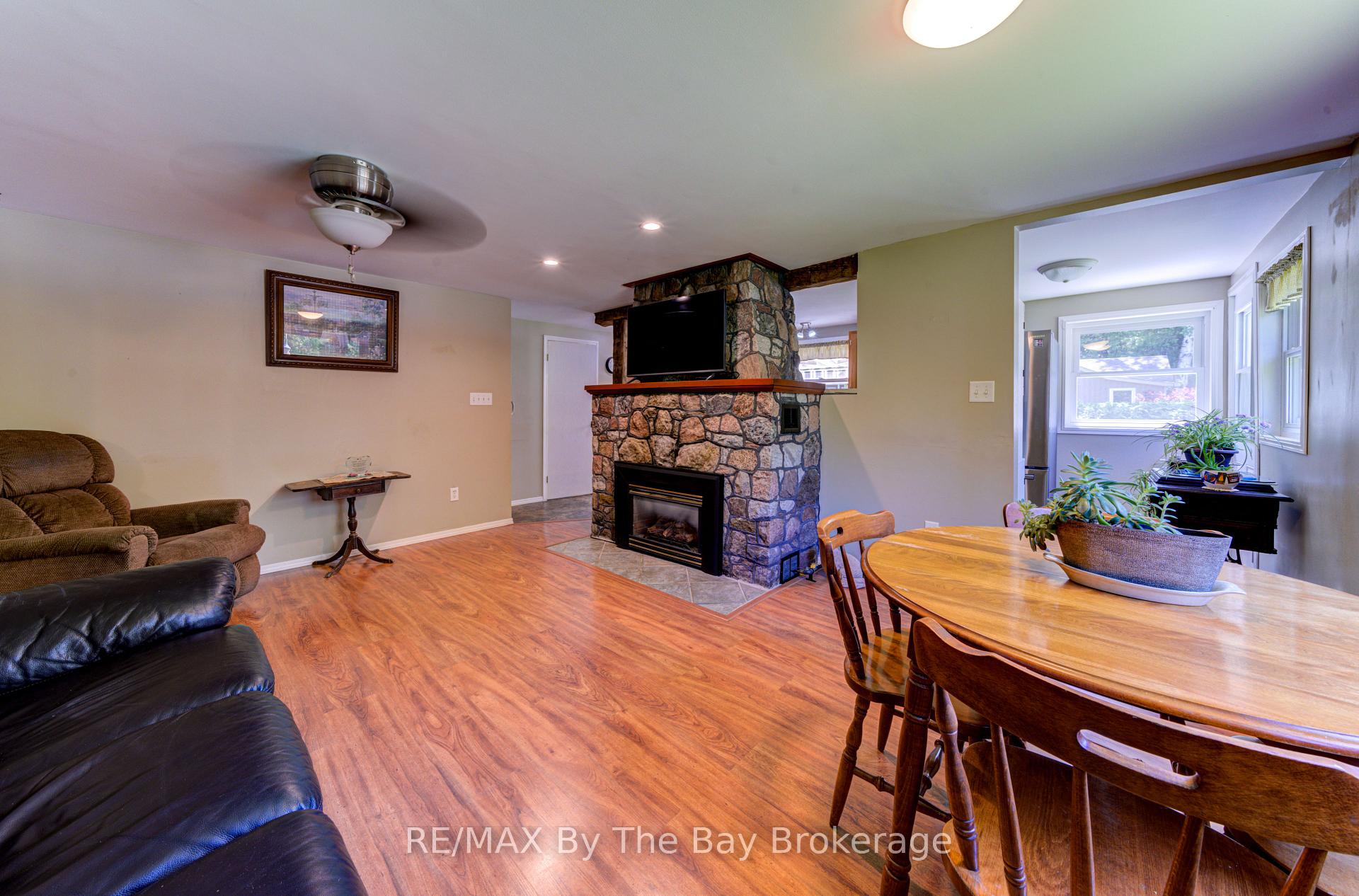 Photo 6 of 1105 Shore Lane, Wasaga Beach — HOMEH