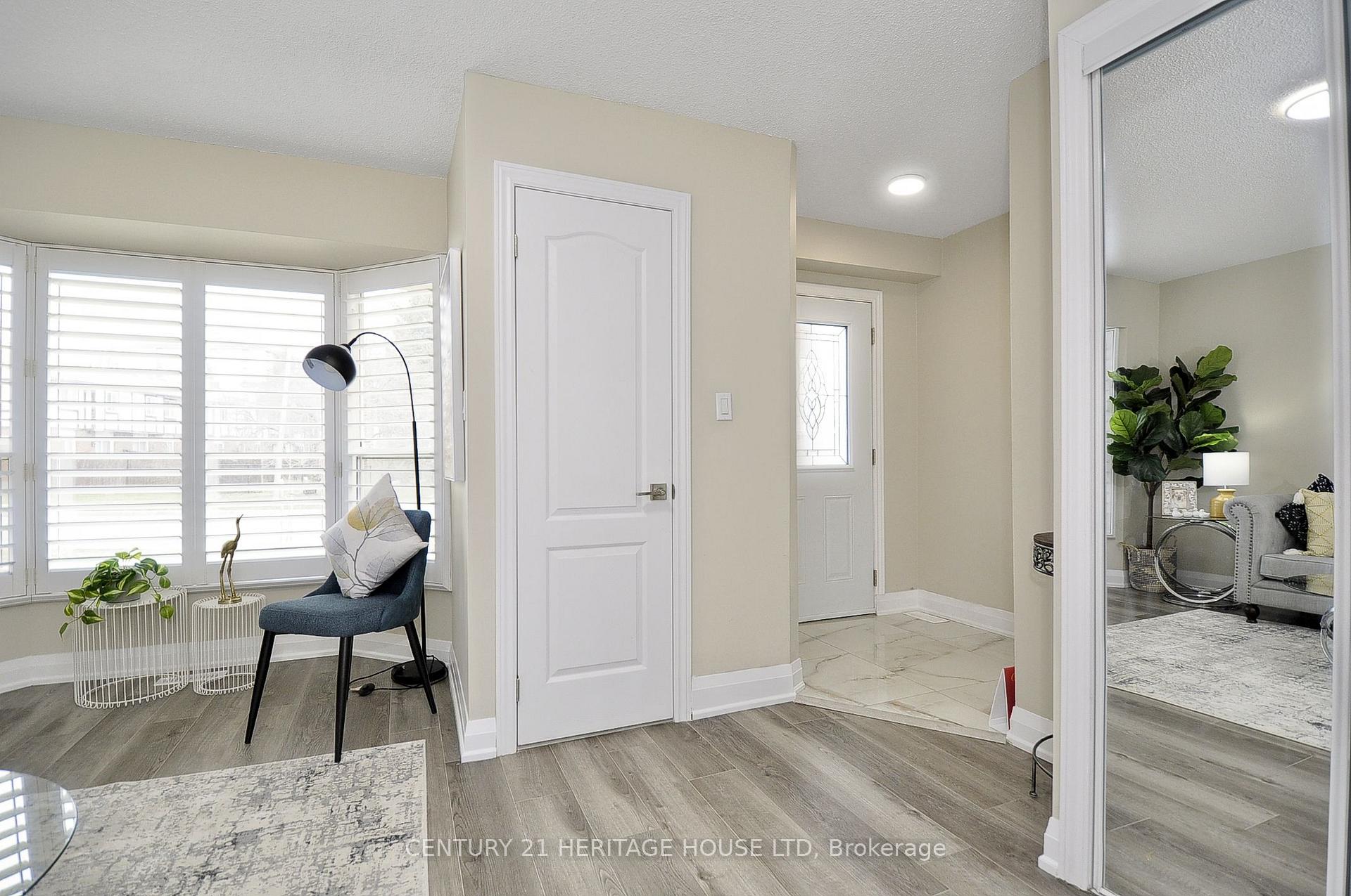 Photo 4 of Unit A, 262 Northlake Drive, Waterloo — HOMEH