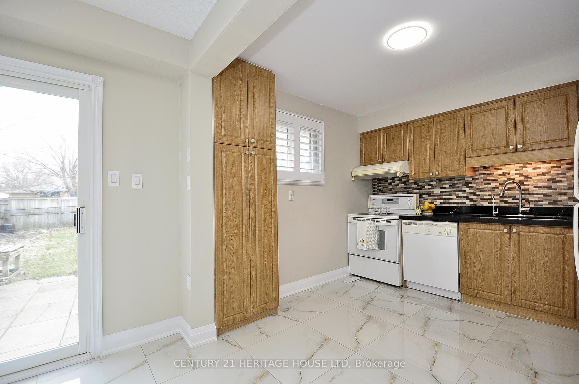 Photo 15 of Unit A, 262 Northlake Drive, Waterloo — HOMEH