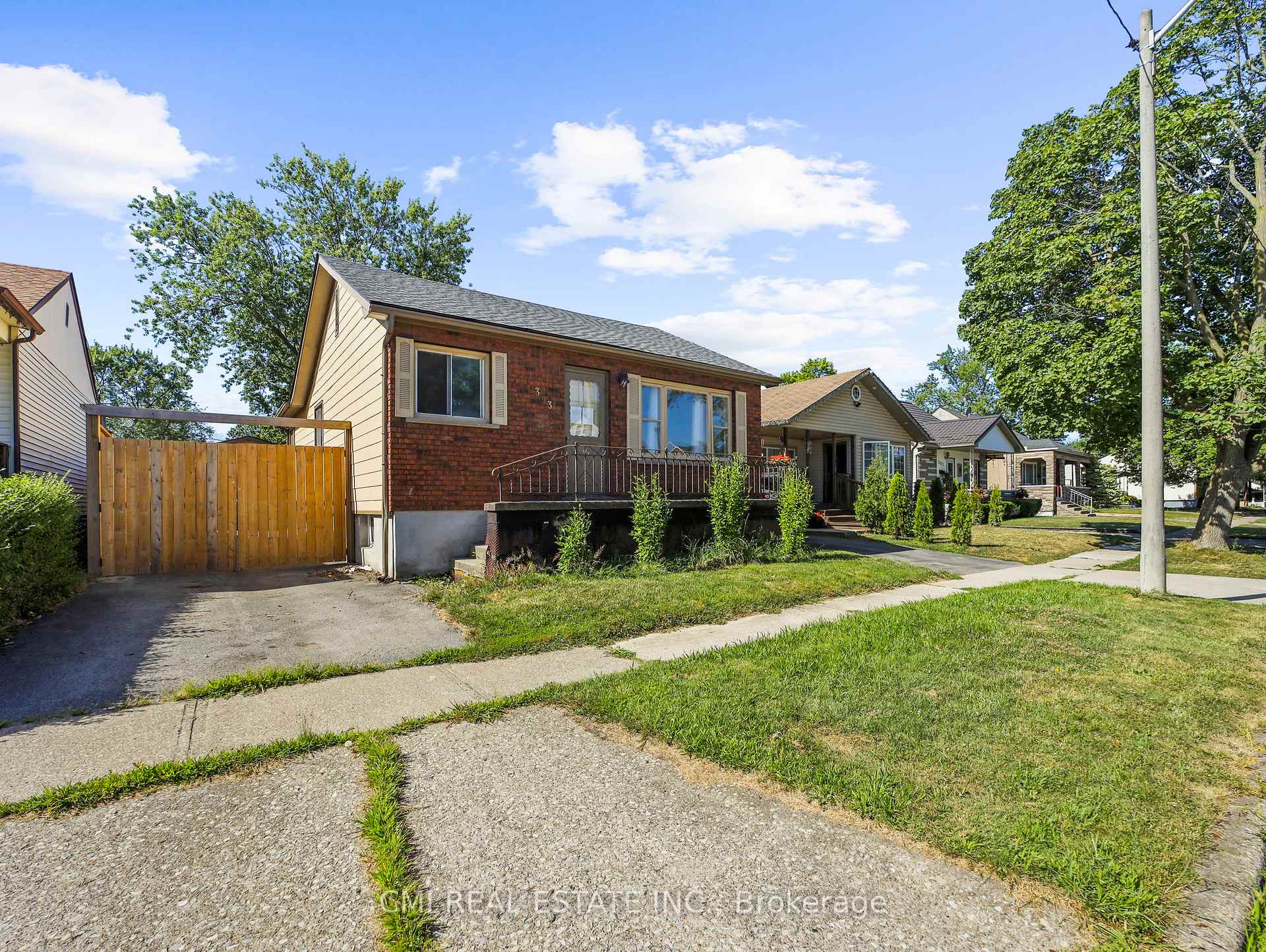 Photo 2 of 393 Corvette Street, Welland, Lincoln/Crowland — HOMEH