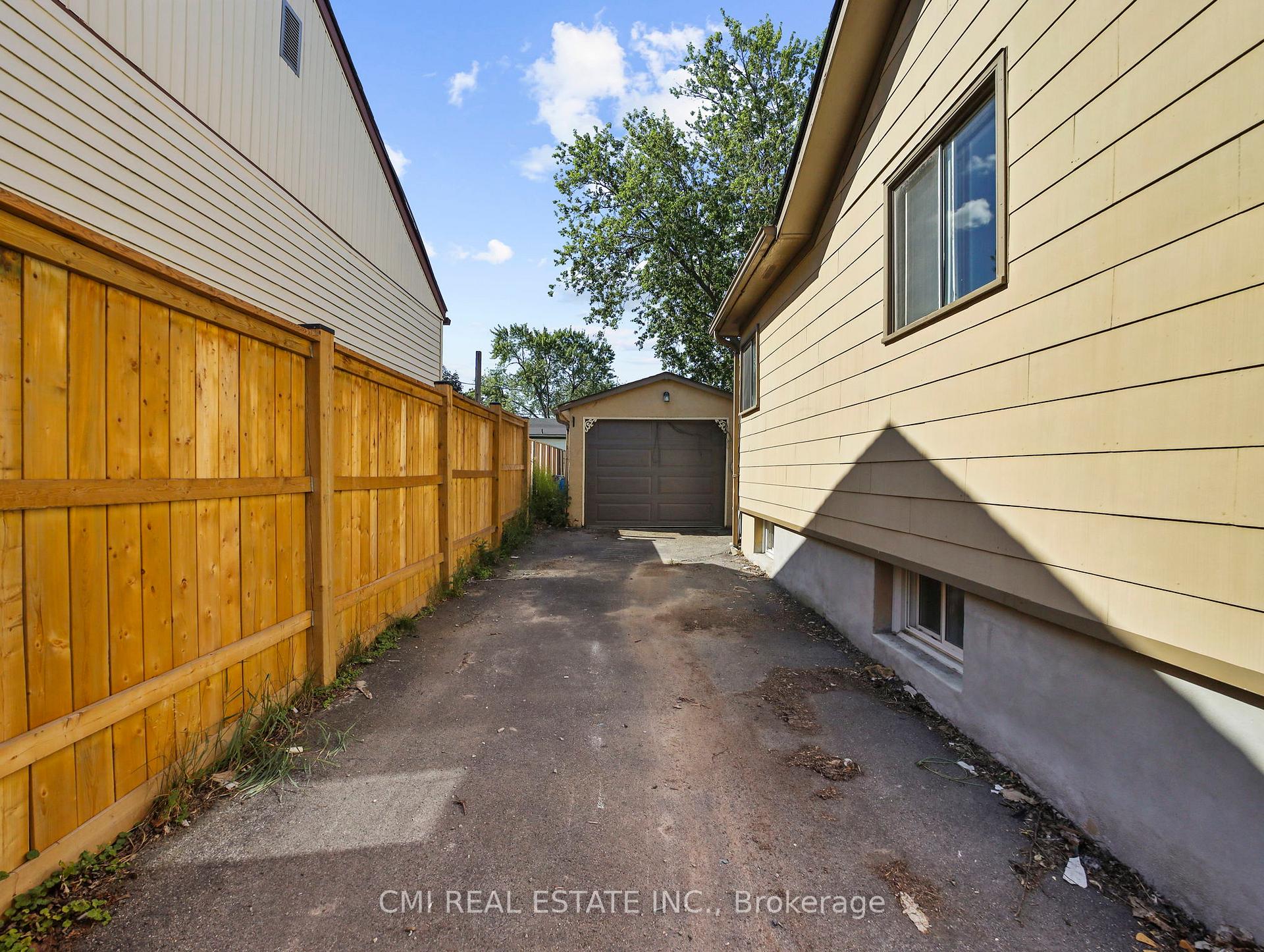Photo 25 of 393 Corvette Street, Welland, Lincoln/Crowland — HOMEH