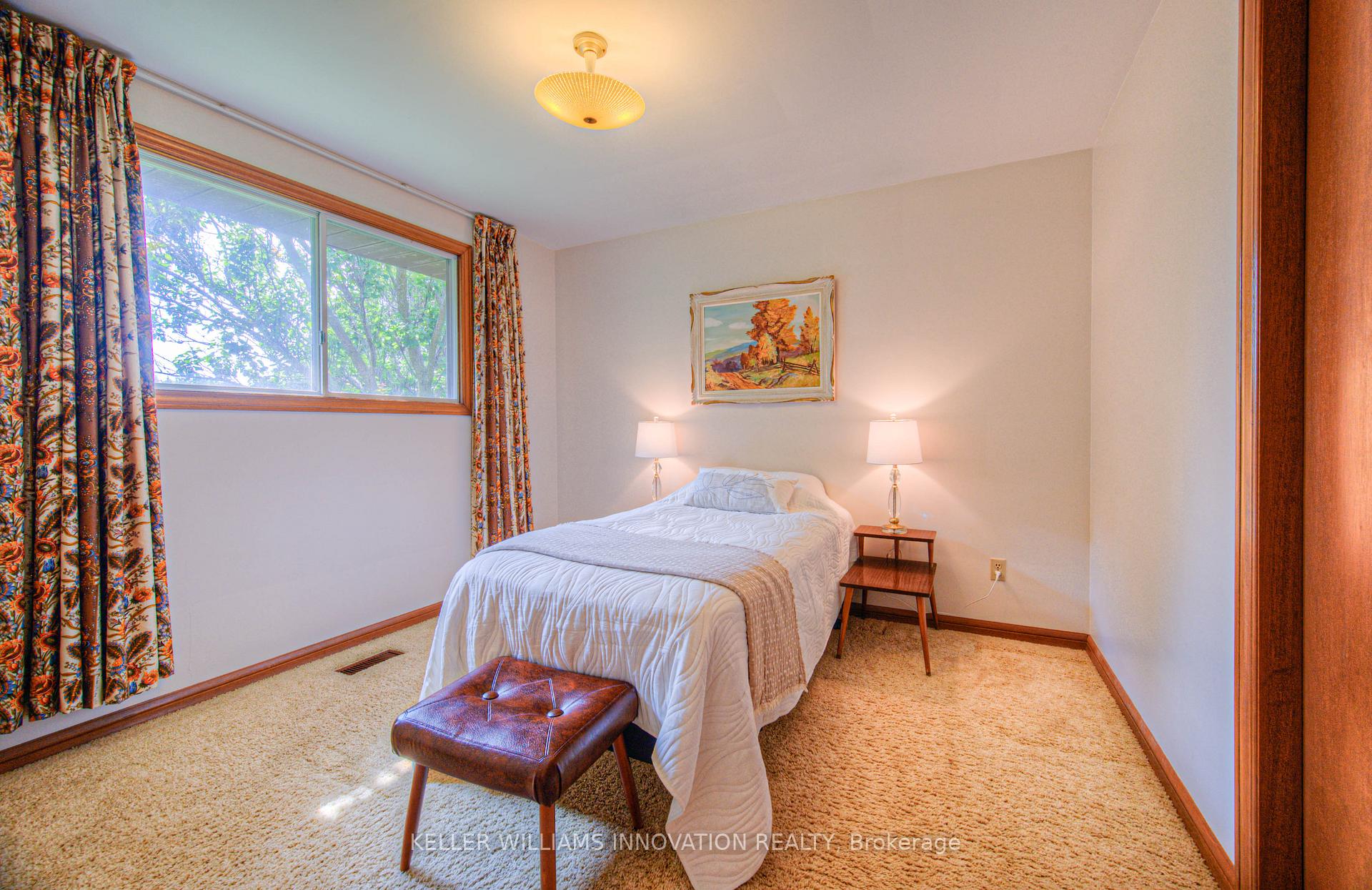 Photo 18 of 641 Black Oak Crescent, Waterloo — HOMEH