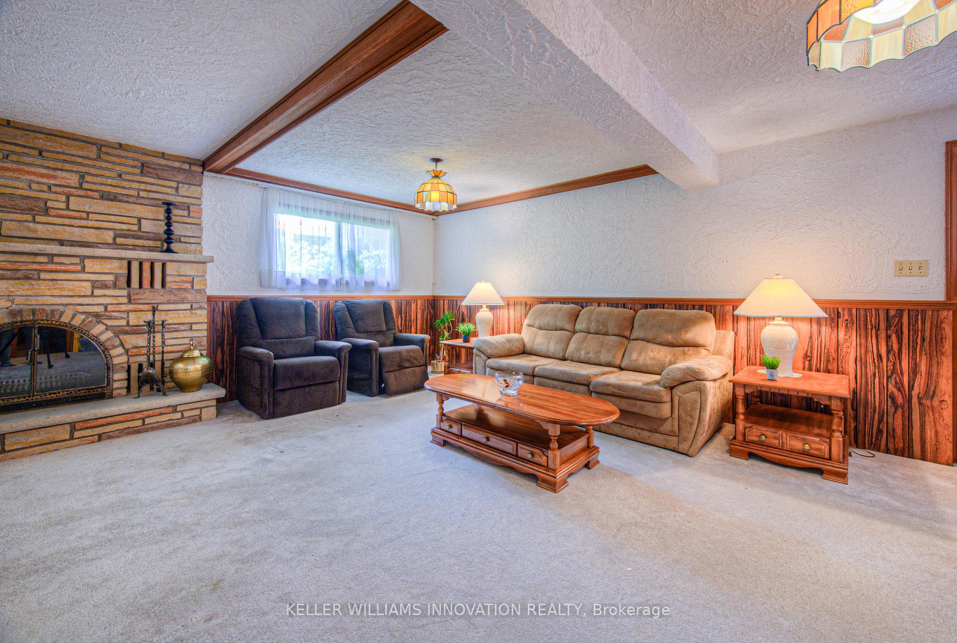 Photo 21 of 641 Black Oak Crescent, Waterloo — HOMEH