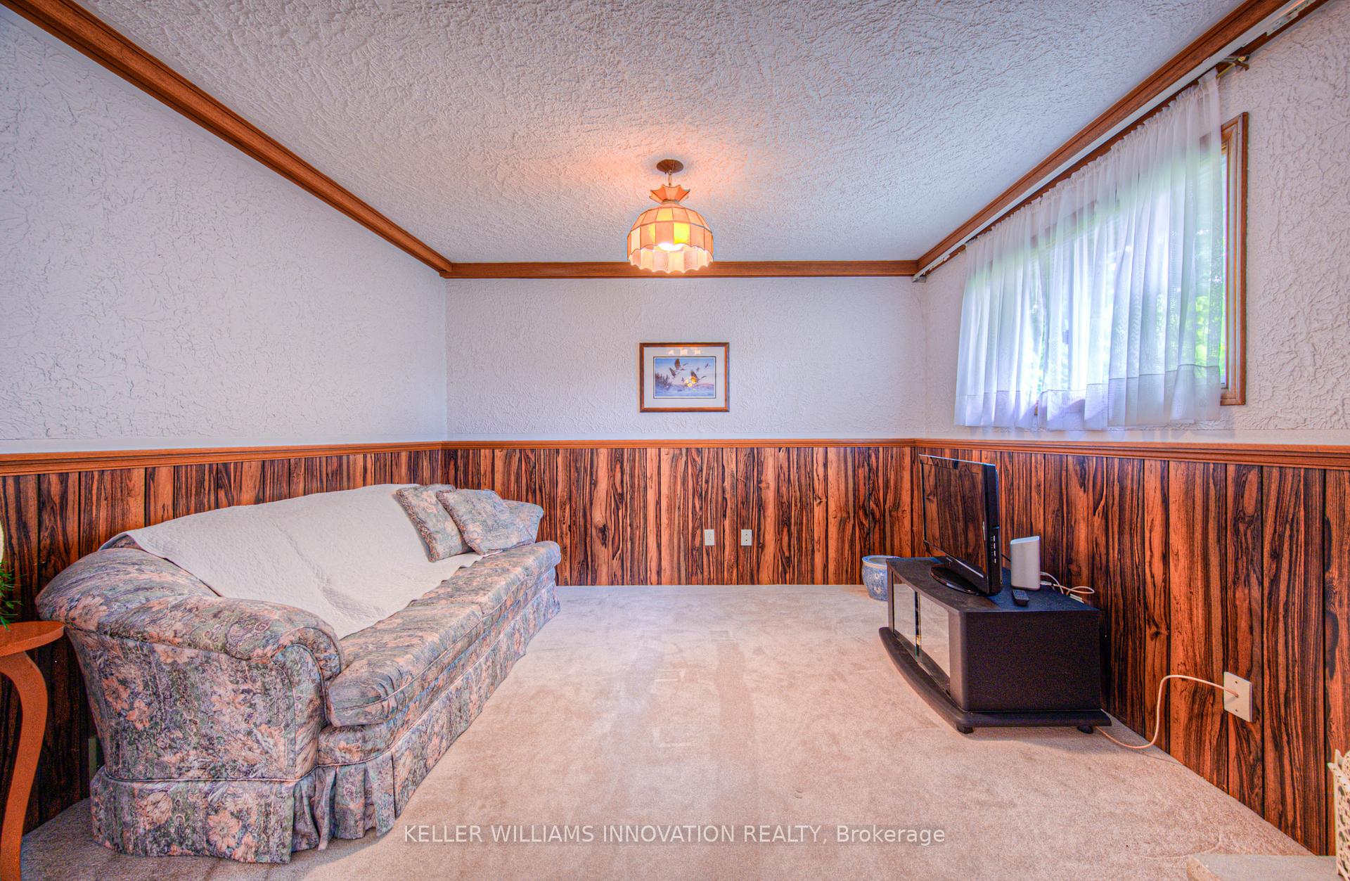 Photo 22 of 641 Black Oak Crescent, Waterloo — HOMEH