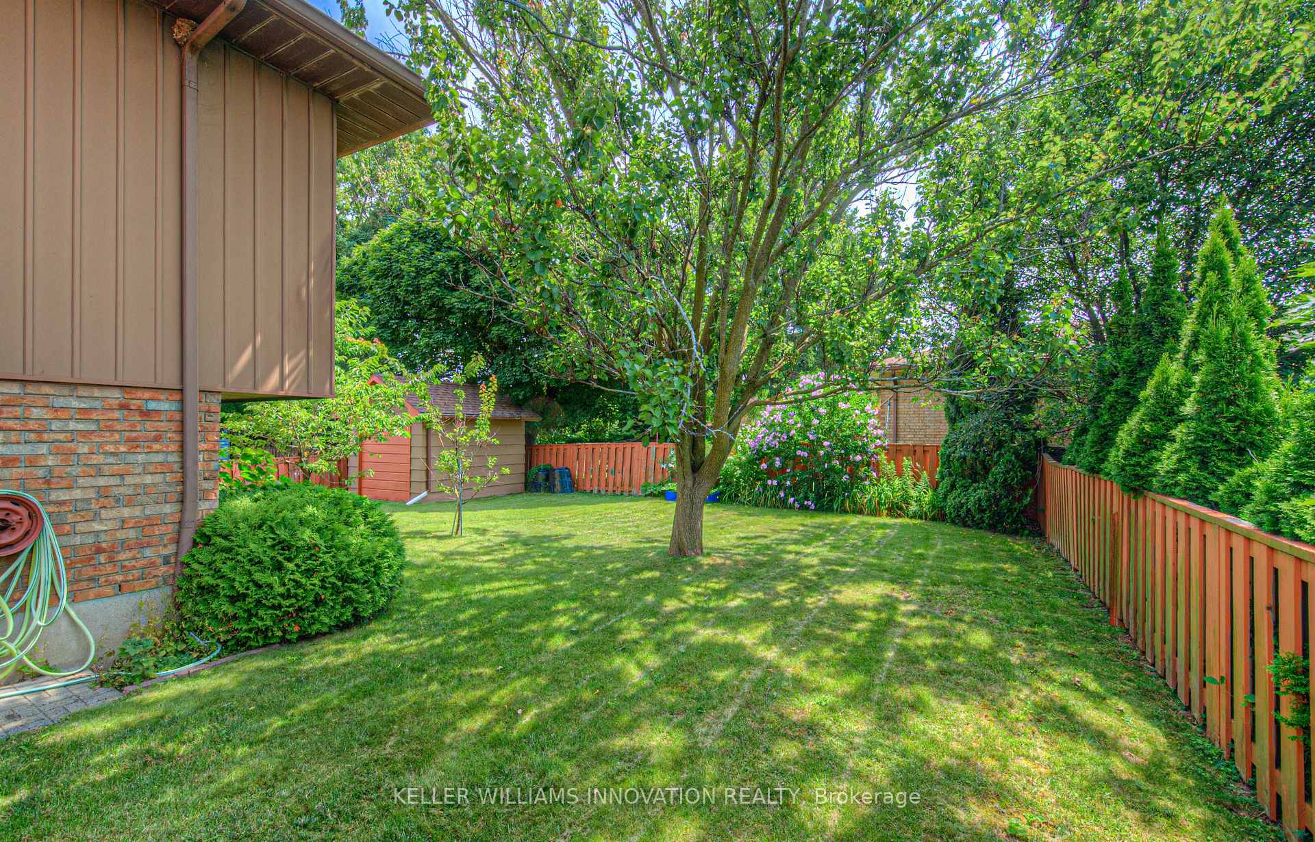 Photo 30 of 641 Black Oak Crescent, Waterloo — HOMEH