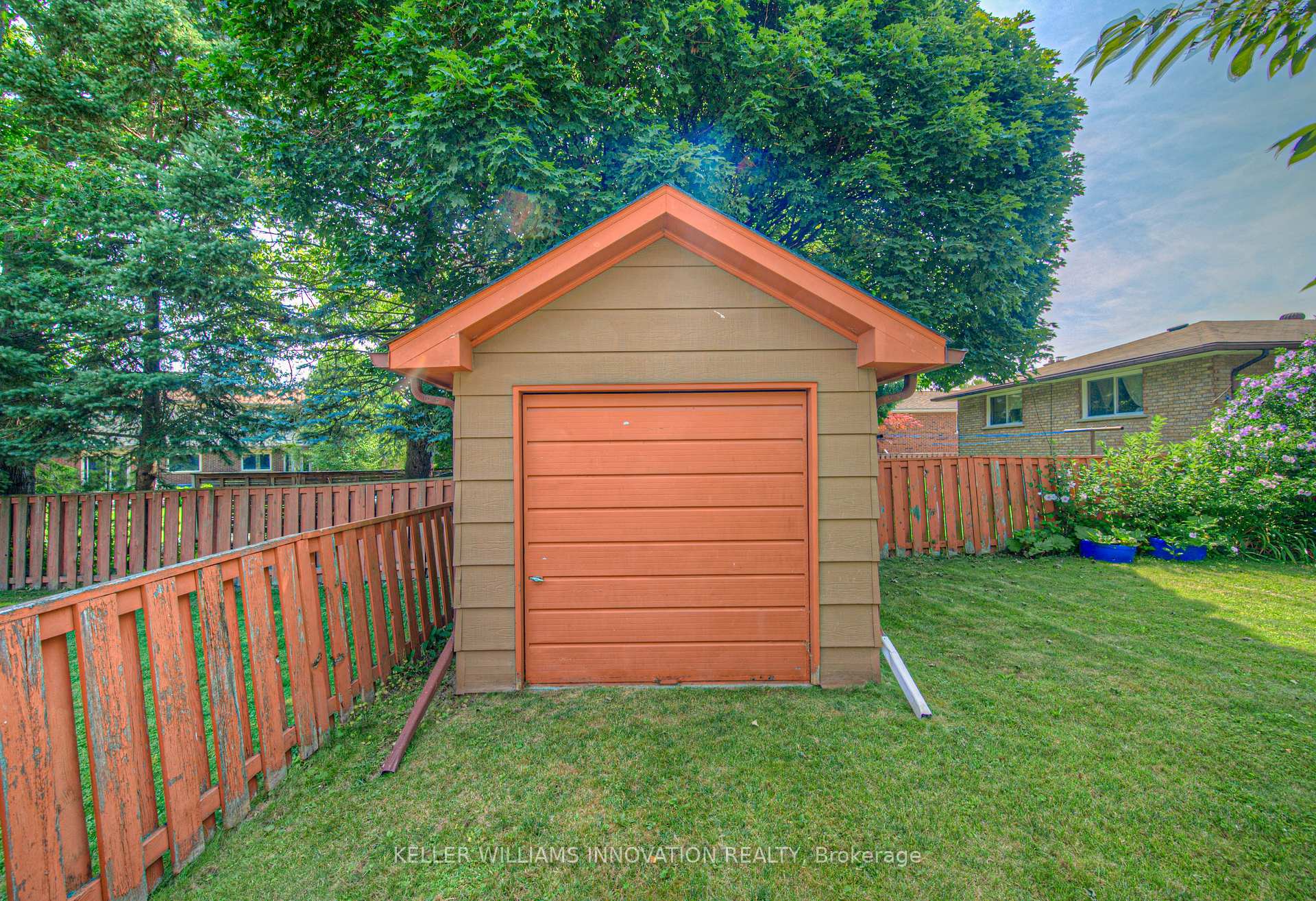 Photo 32 of 641 Black Oak Crescent, Waterloo — HOMEH