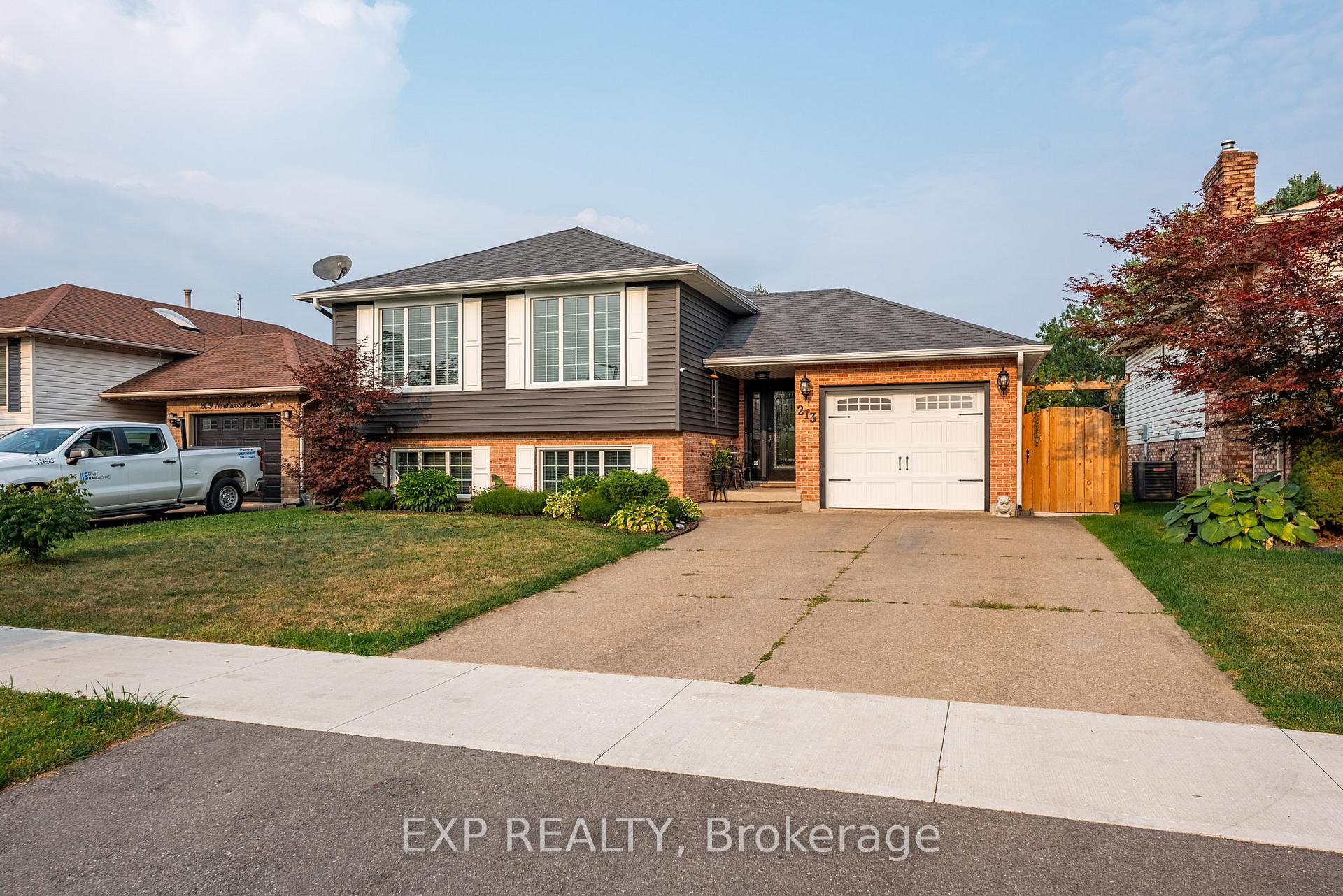 Photo 2 of 213 Northwood Drive, Welland, N. Welland — HOMEH