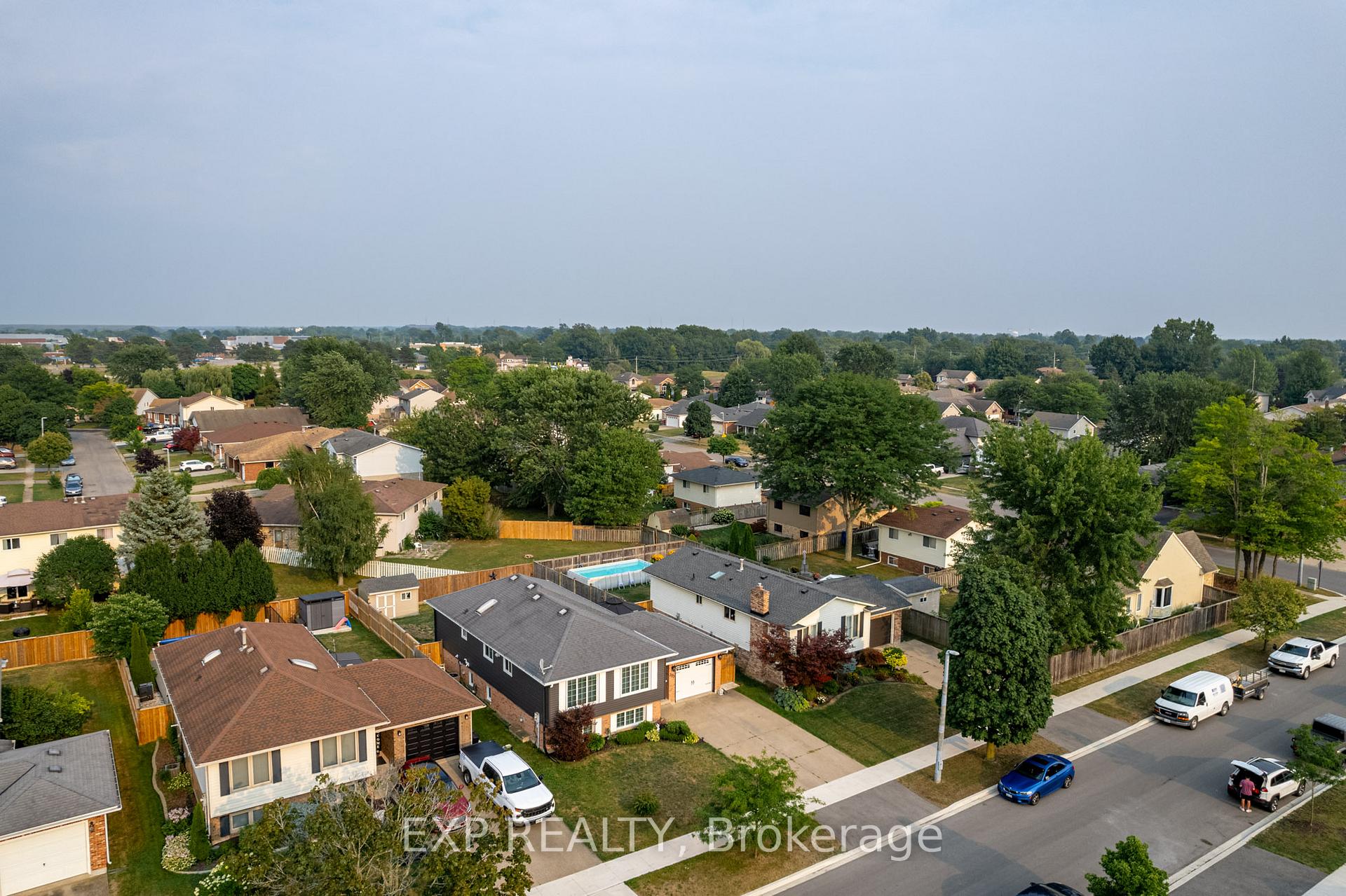 Photo 5 of 213 Northwood Drive, Welland, N. Welland — HOMEH