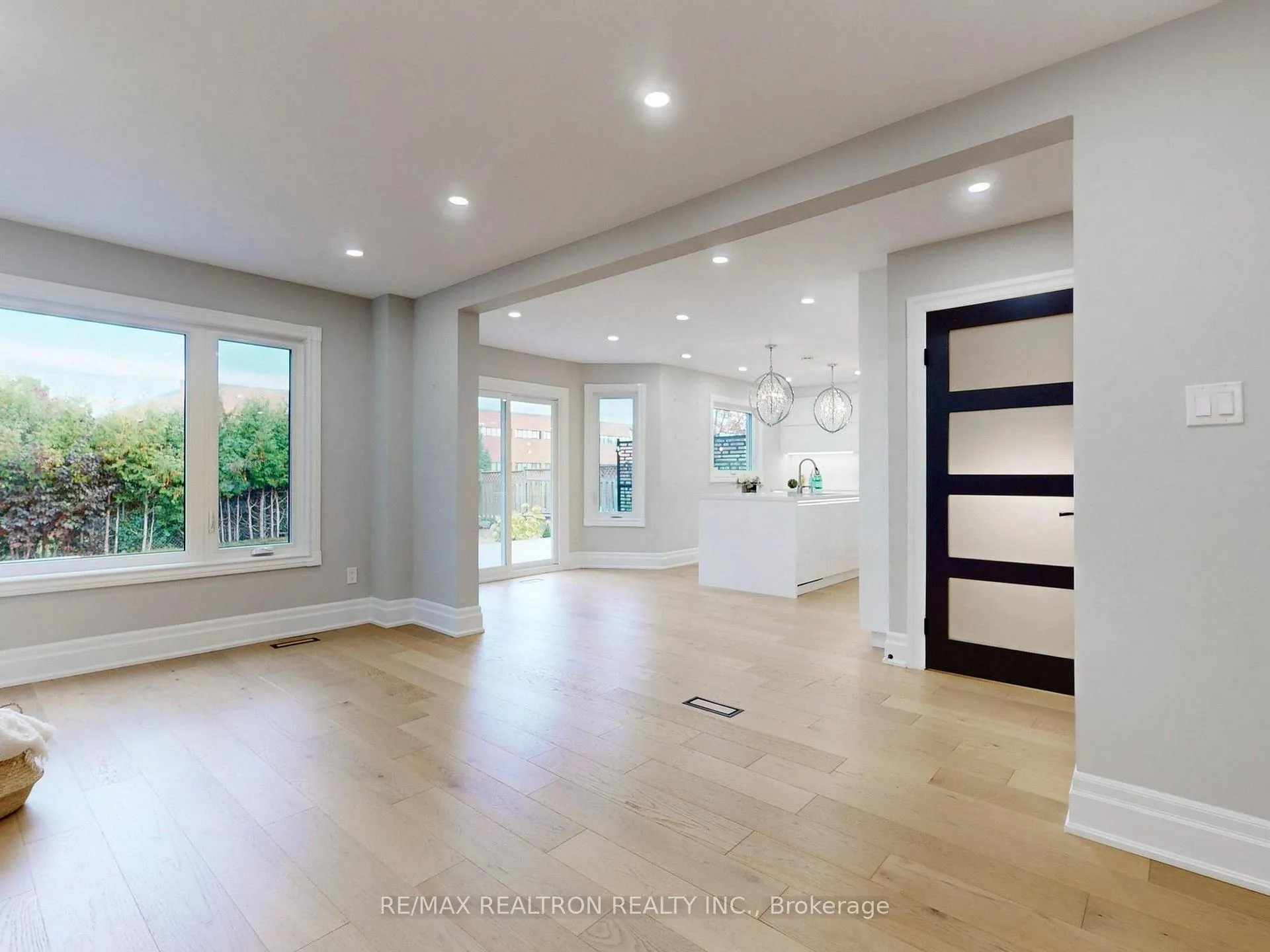 Photo 23 of 19 Timpson Drive, Aurora, Aurora Highlands — HOMEH