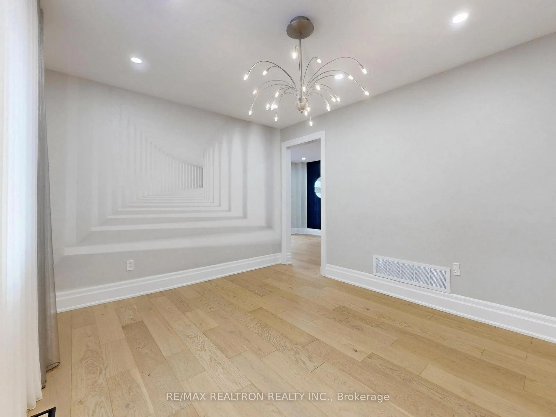 Photo 33 of 19 Timpson Drive, Aurora, Aurora Highlands — HOMEH