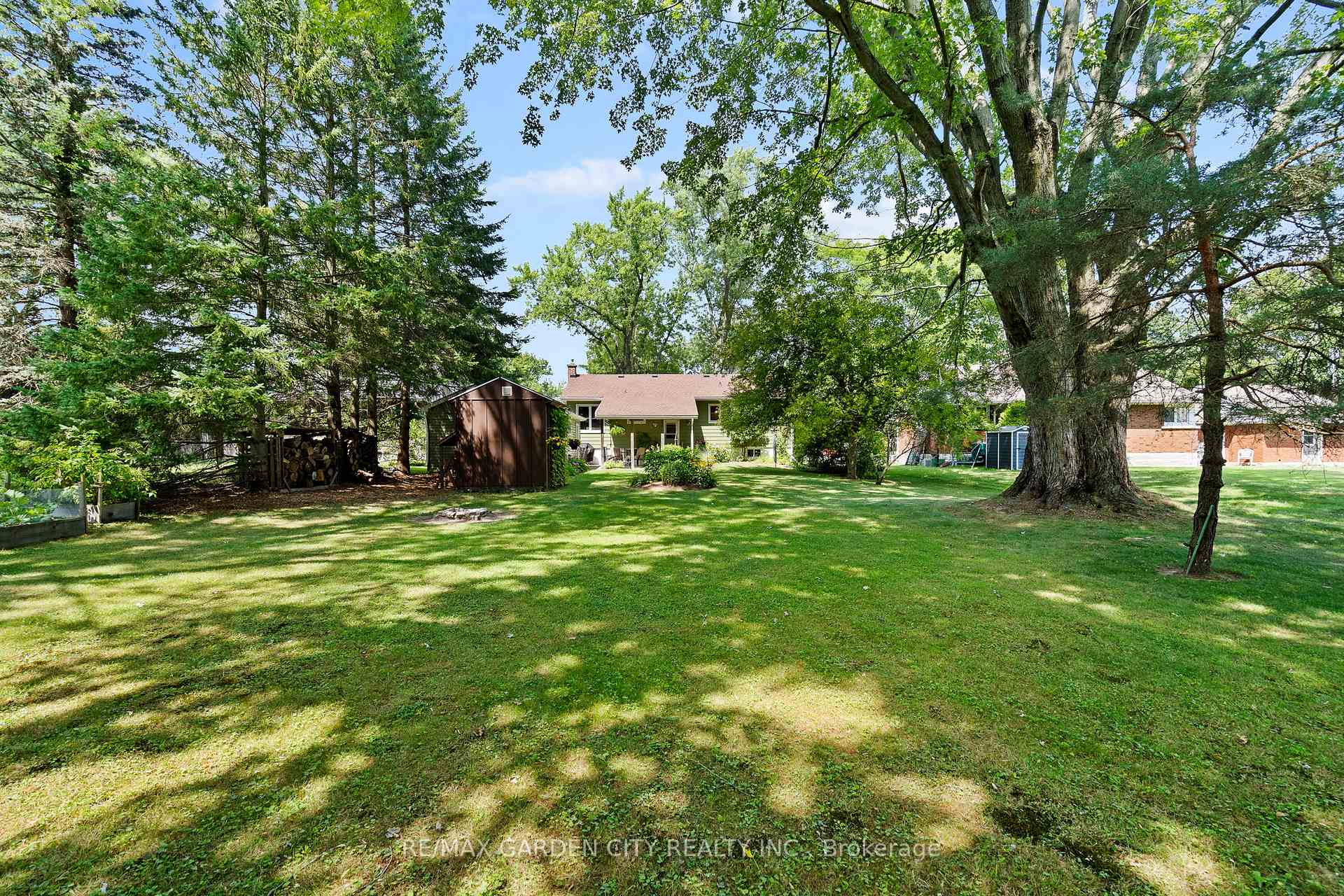 Photo 3 of 83 Summerlea Avenue, Welland, N. Welland — HOMEH