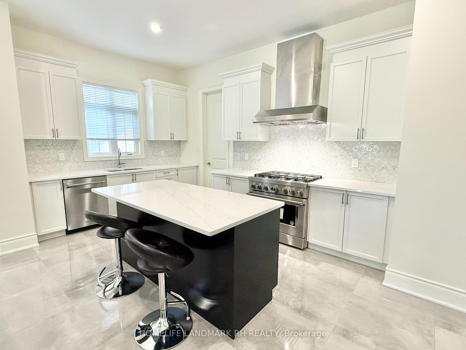 Photo 7 of 218 Farrell Road, Vaughan, Patterson — HOMEH
