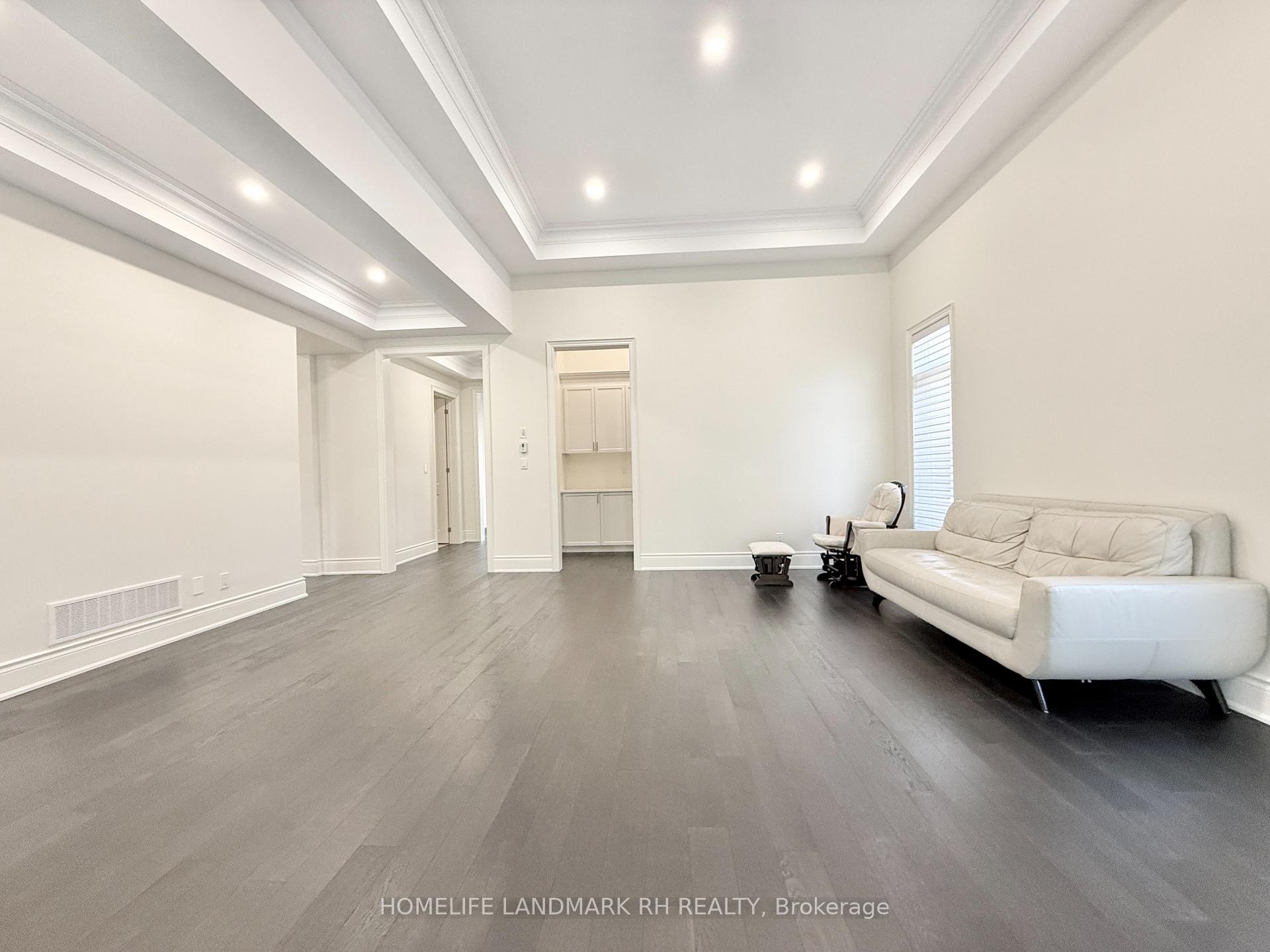 Photo 9 of 218 Farrell Road, Vaughan, Patterson — HOMEH