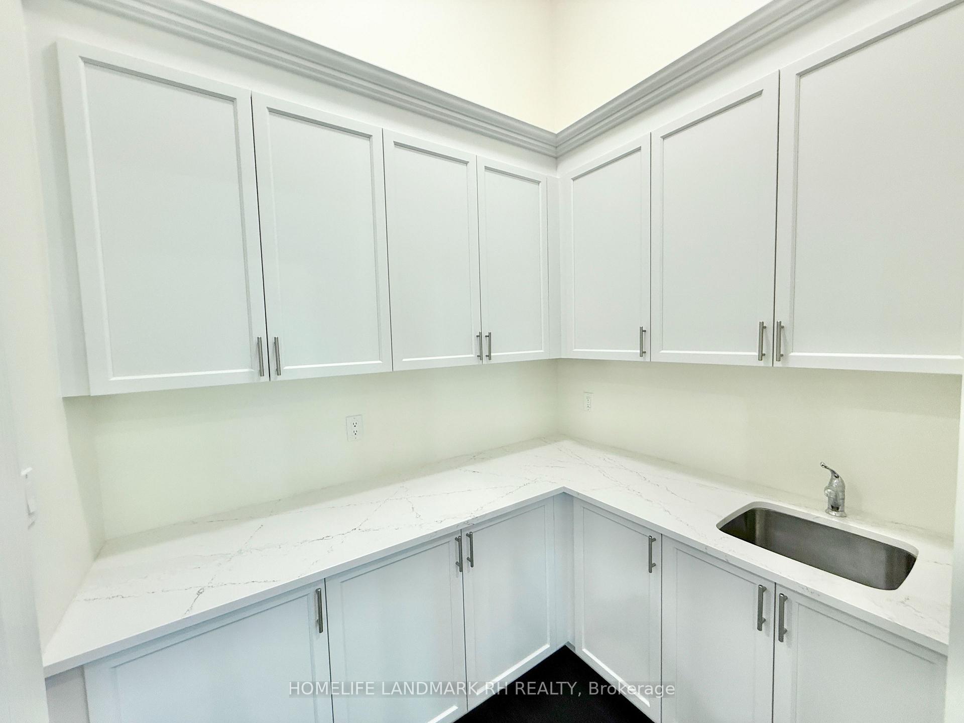 Photo 10 of 218 Farrell Road, Vaughan, Patterson — HOMEH