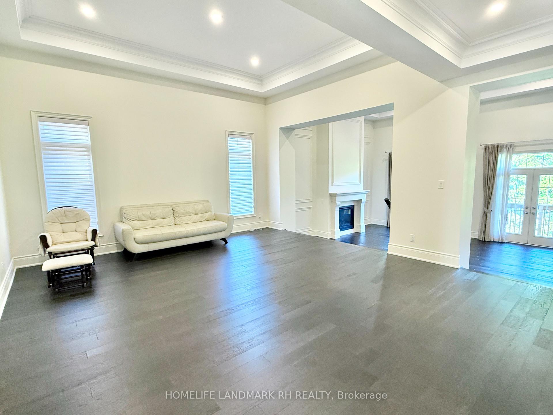 Photo 11 of 218 Farrell Road, Vaughan, Patterson — HOMEH