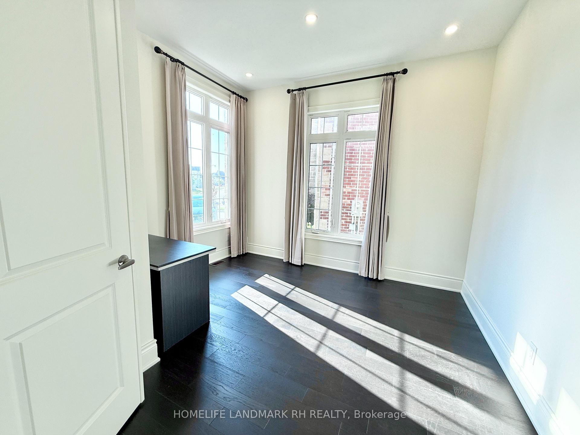 Photo 16 of 218 Farrell Road, Vaughan, Patterson — HOMEH