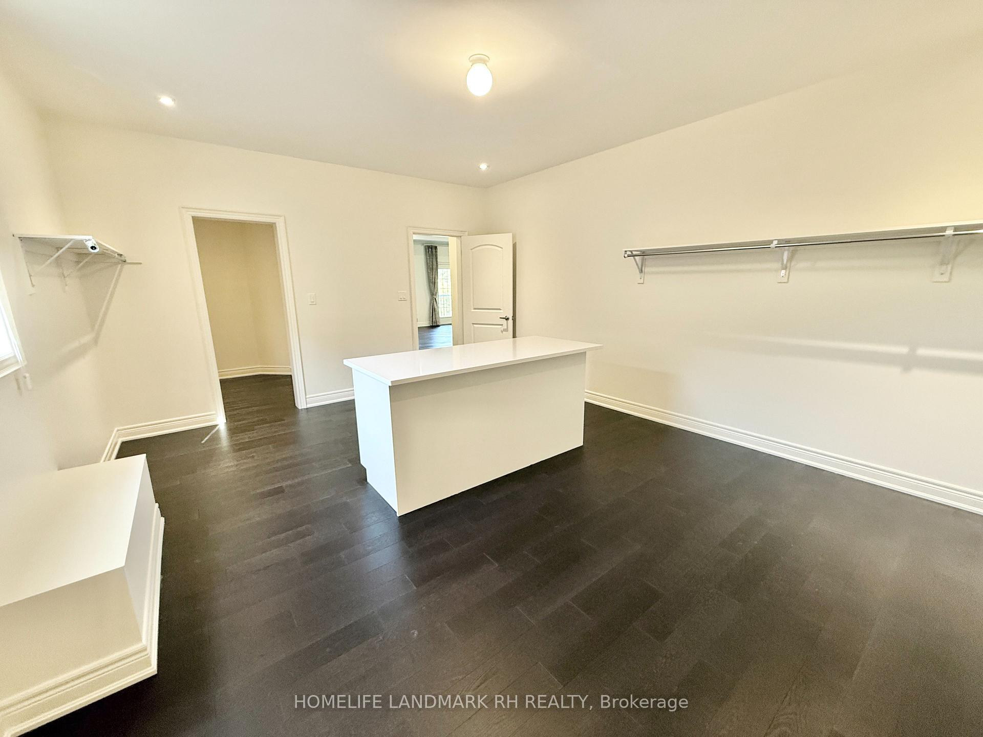 Photo 24 of 218 Farrell Road, Vaughan, Patterson — HOMEH