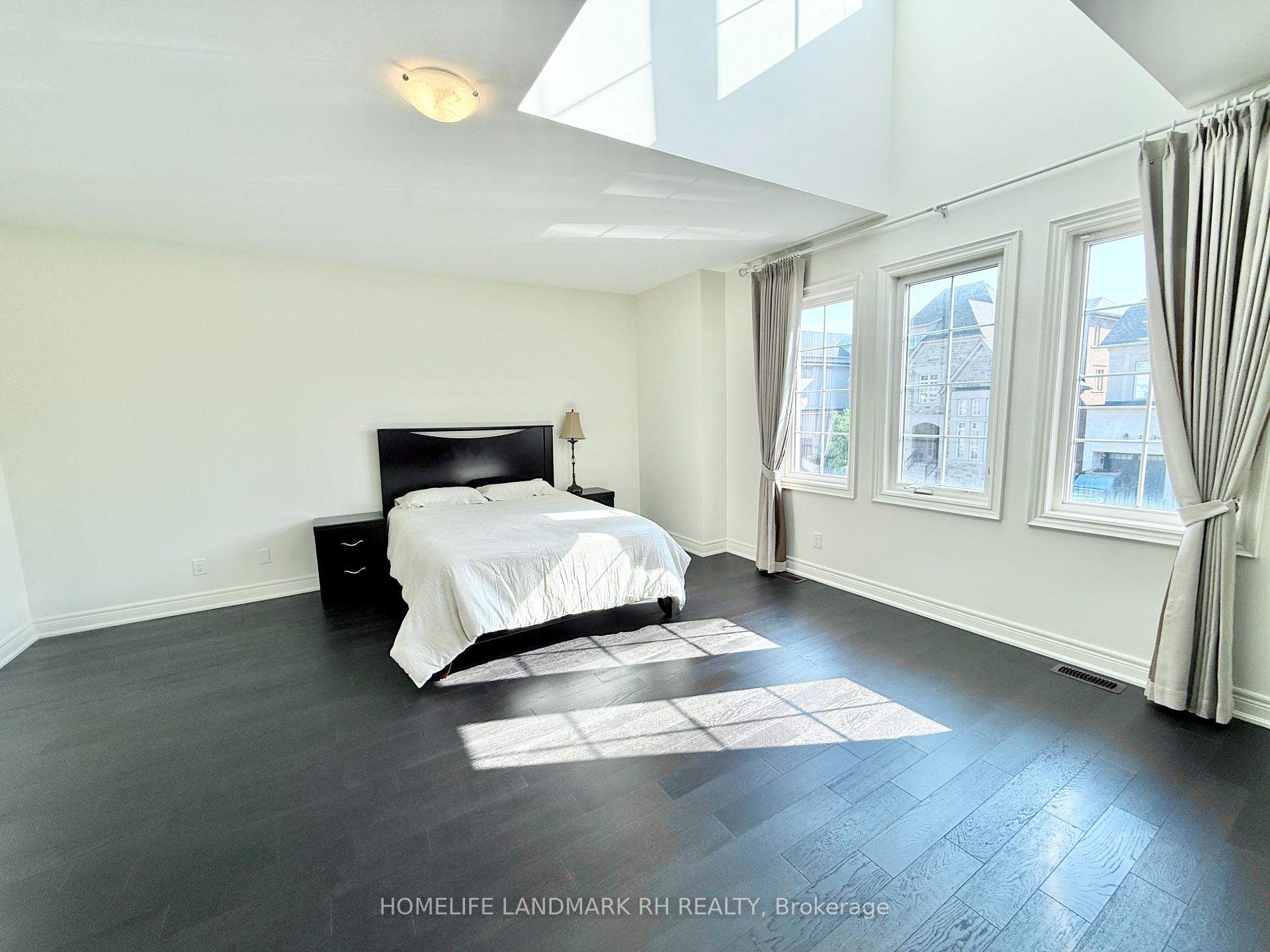 Photo 30 of 218 Farrell Road, Vaughan, Patterson — HOMEH