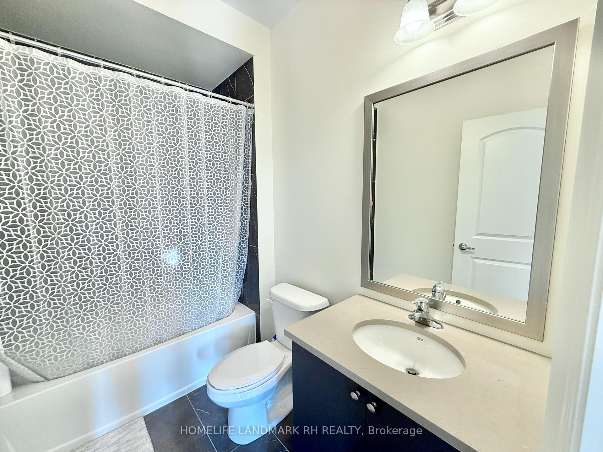 Photo 31 of 218 Farrell Road, Vaughan, Patterson — HOMEH