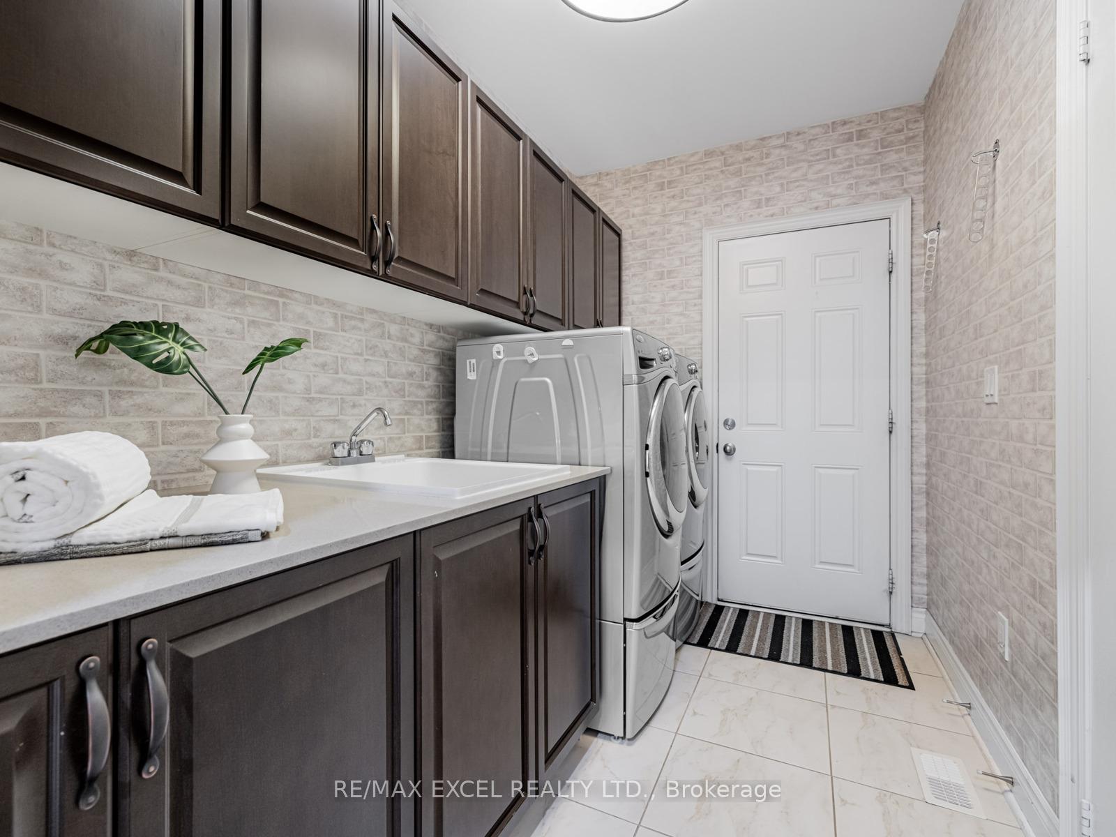 Photo 37 of 146 Upper Post Road W, Vaughan, Patterson — HOMEH