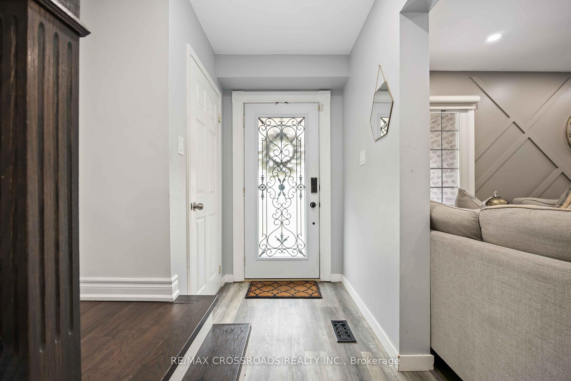 Photo 7 of 160 Large Crescent, Ajax, Central West — HOMEH