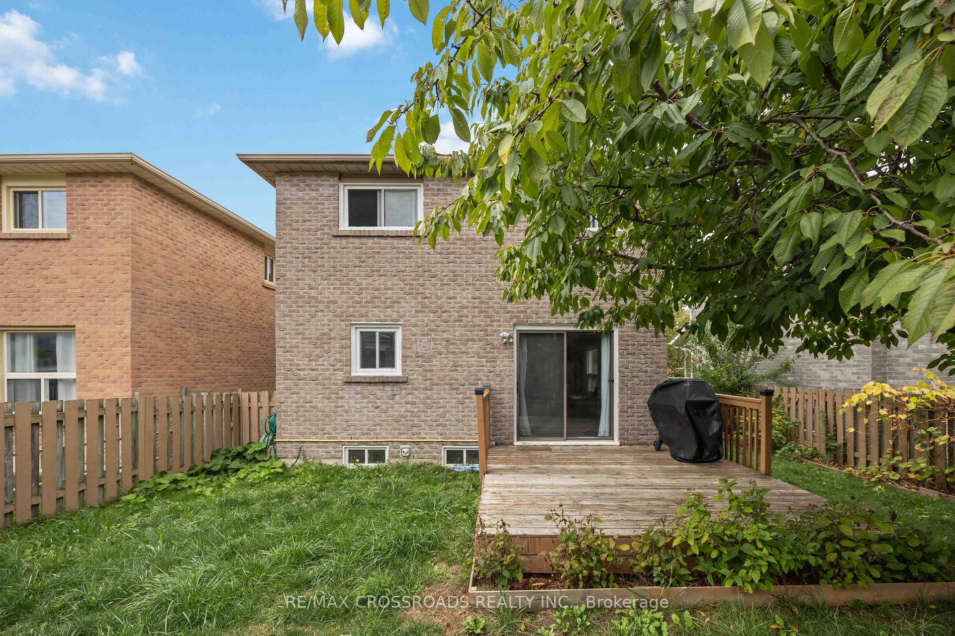 Photo 35 of 160 Large Crescent, Ajax, Central West — HOMEH