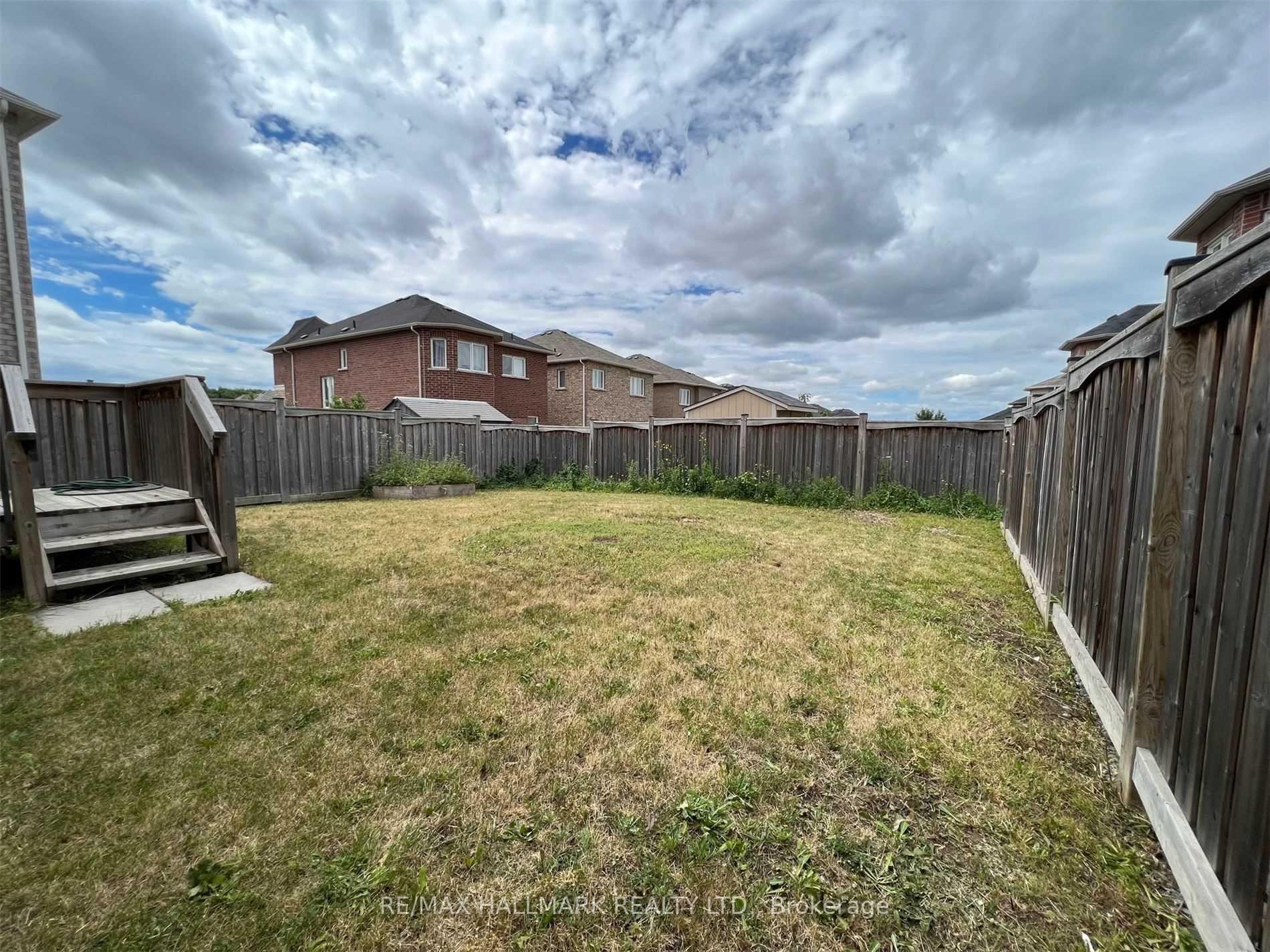 Photo 2 of 10 Coral Acres Drive, Vaughan, Patterson — HOMEH