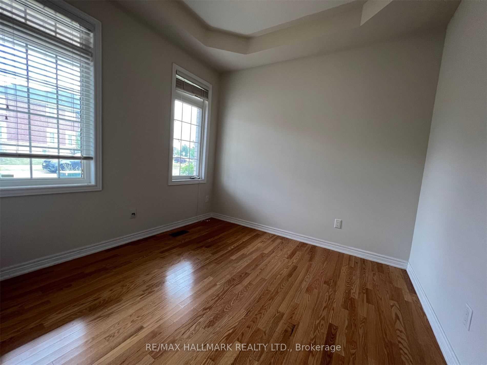 Photo 4 of 10 Coral Acres Drive, Vaughan, Patterson — HOMEH