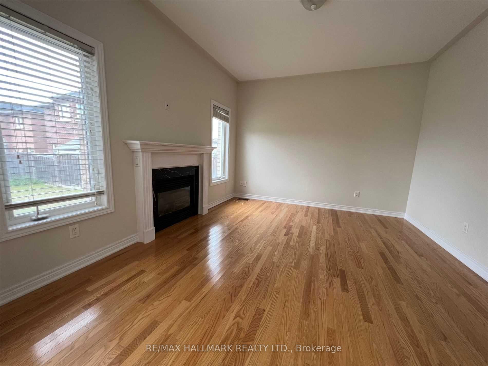 Photo 5 of 10 Coral Acres Drive, Vaughan, Patterson — HOMEH