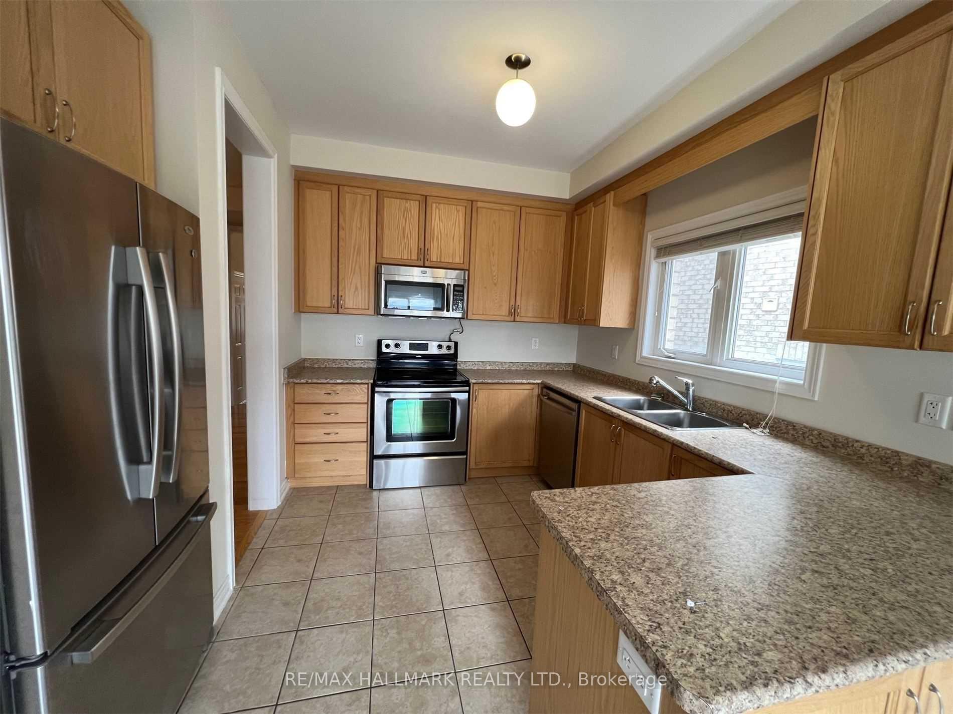 Photo 7 of 10 Coral Acres Drive, Vaughan, Patterson — HOMEH