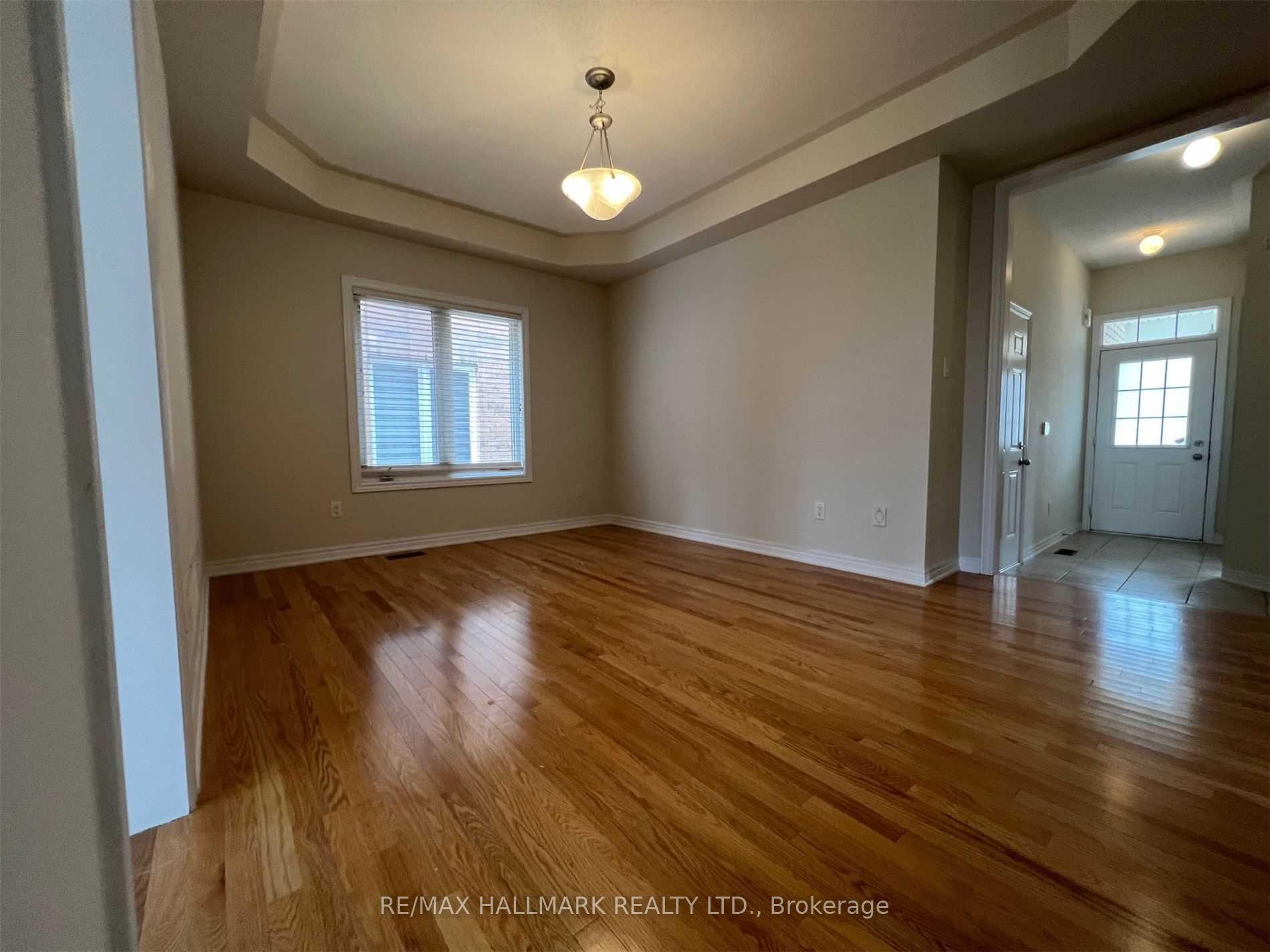 Photo 8 of 10 Coral Acres Drive, Vaughan, Patterson — HOMEH