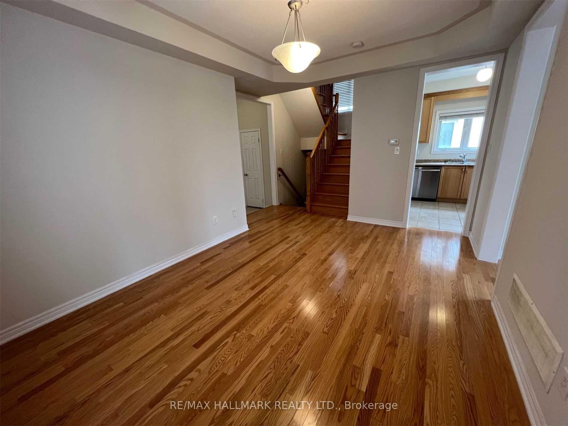 Photo 9 of 10 Coral Acres Drive, Vaughan, Patterson — HOMEH