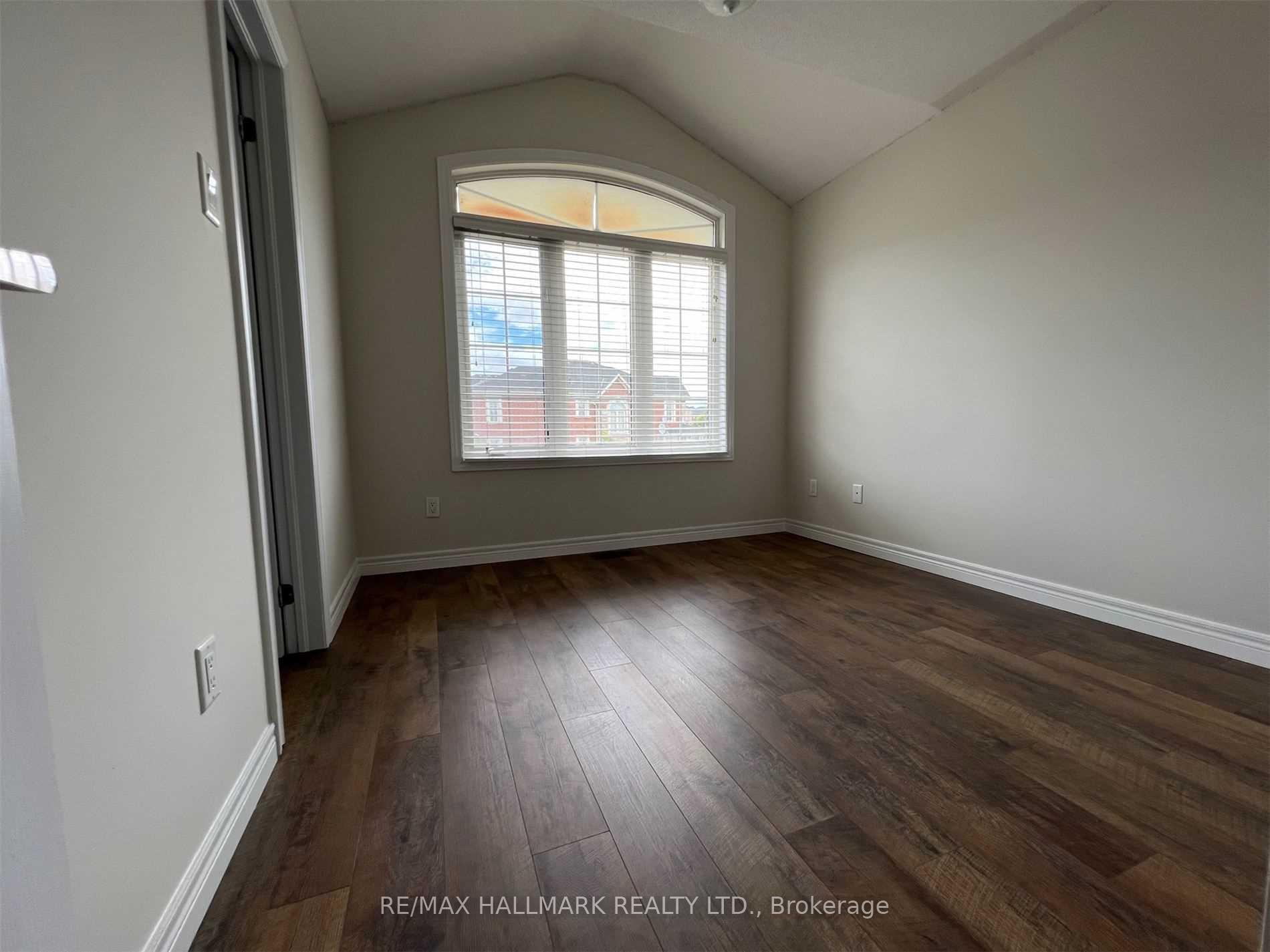 Photo 11 of 10 Coral Acres Drive, Vaughan, Patterson — HOMEH