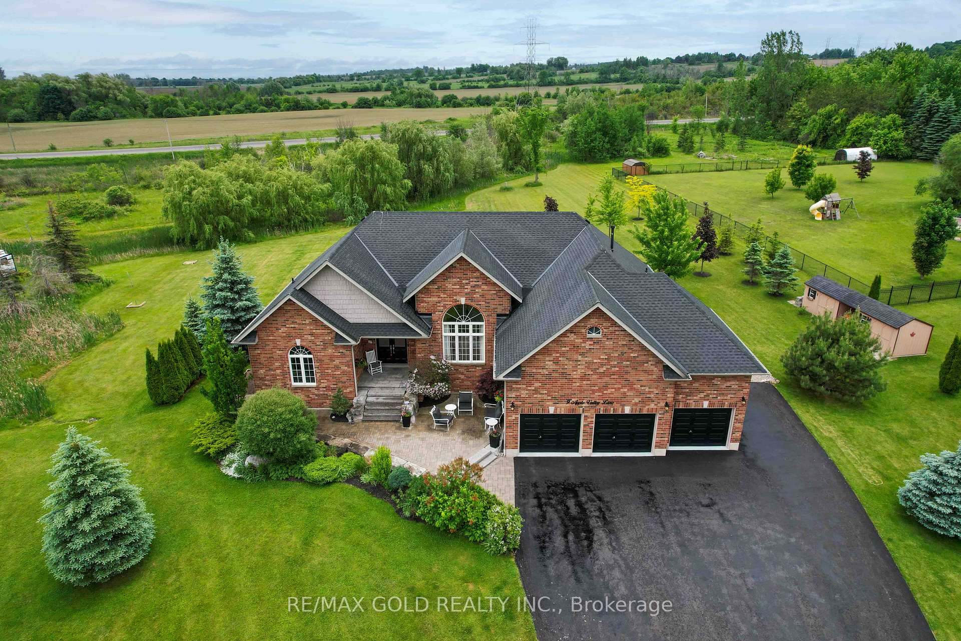 Front of 9 Apple Valley Lane