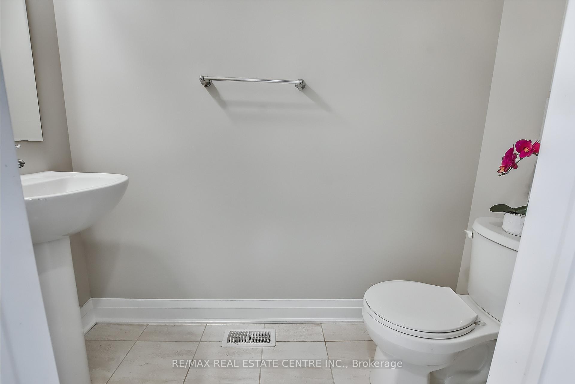 Photo 5 of 291 Raspberry Place, Waterloo — HOMEH