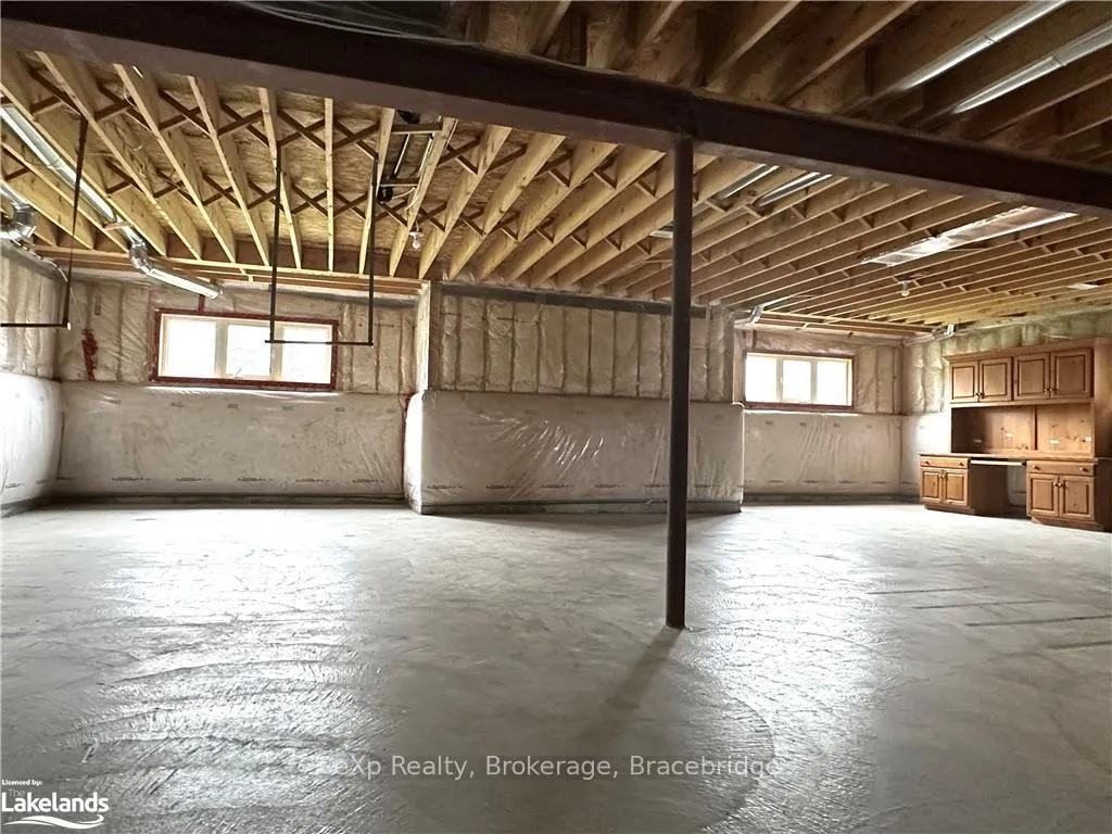 Photo 20 of 34 Starboard Circle, Wasaga Beach — HOMEH