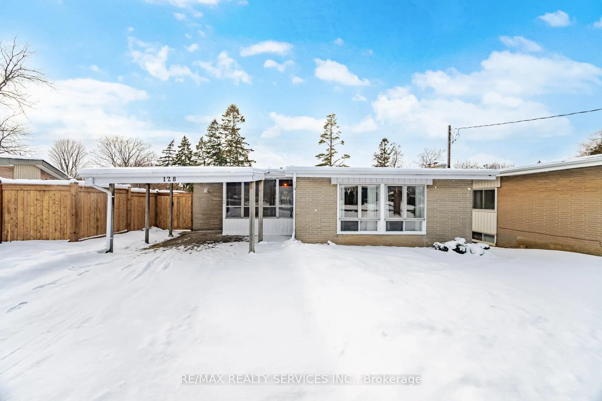 Photo 1 of 128 Hillcrest Drive, Whitby, Downtown Whitby — HOMEH