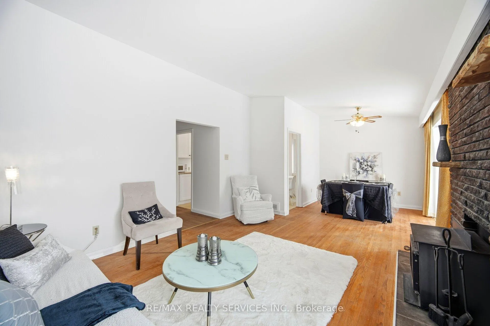 Photo 4 of 128 Hillcrest Drive, Whitby, Downtown Whitby — HOMEH