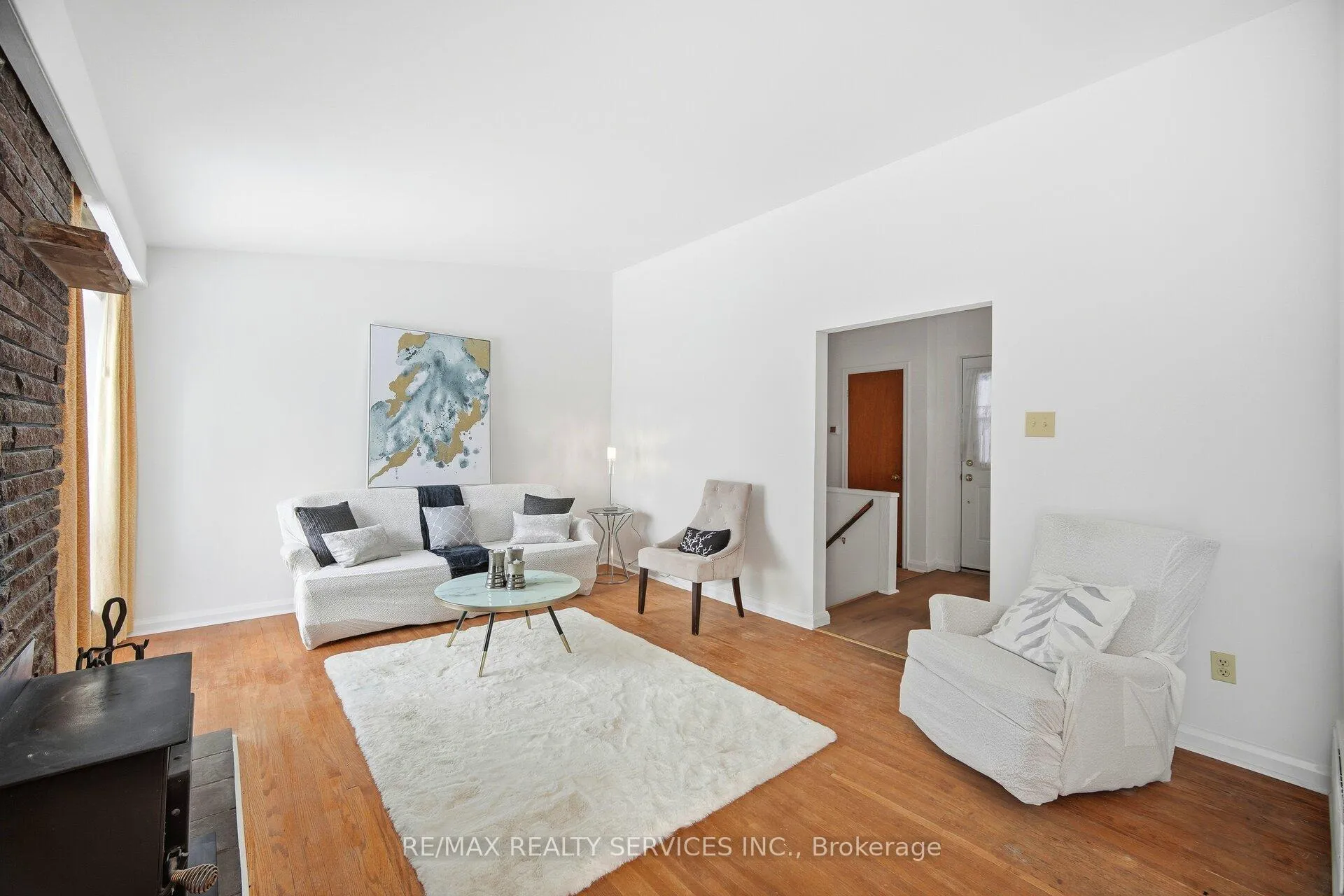 Photo 5 of 128 Hillcrest Drive, Whitby, Downtown Whitby — HOMEH