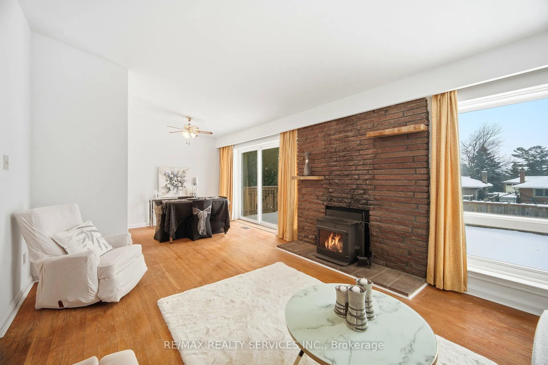 Photo 7 of 128 Hillcrest Drive, Whitby, Downtown Whitby — HOMEH