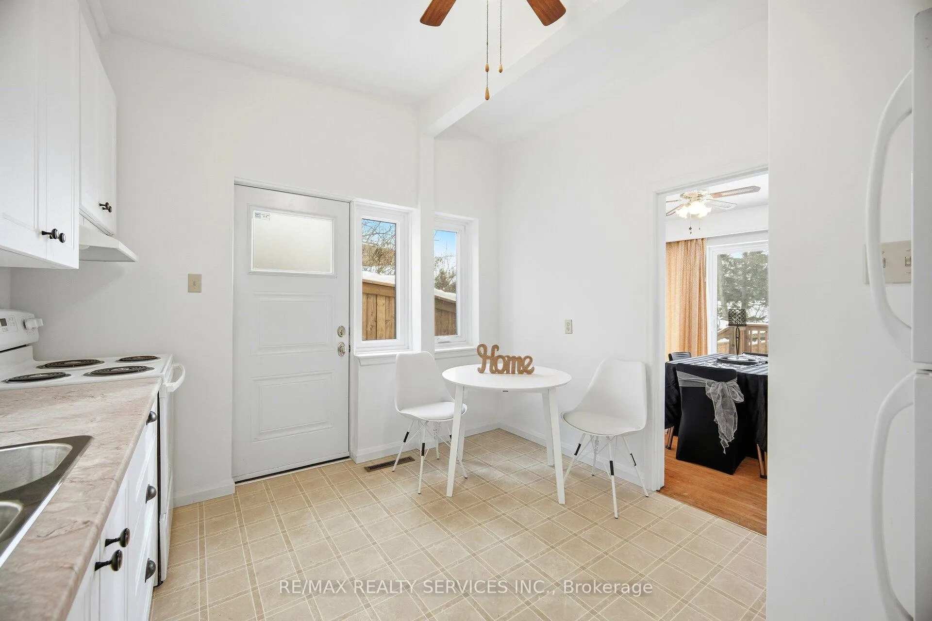 Photo 12 of 128 Hillcrest Drive, Whitby, Downtown Whitby — HOMEH