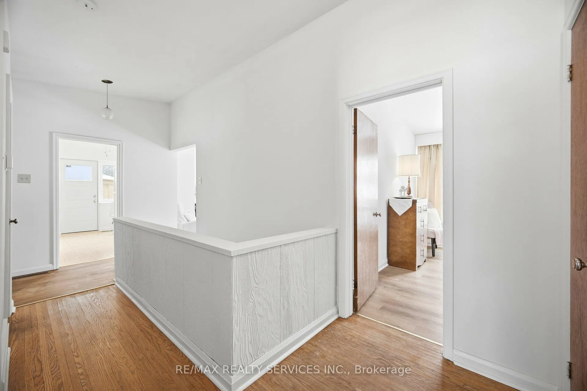 Photo 13 of 128 Hillcrest Drive, Whitby, Downtown Whitby — HOMEH