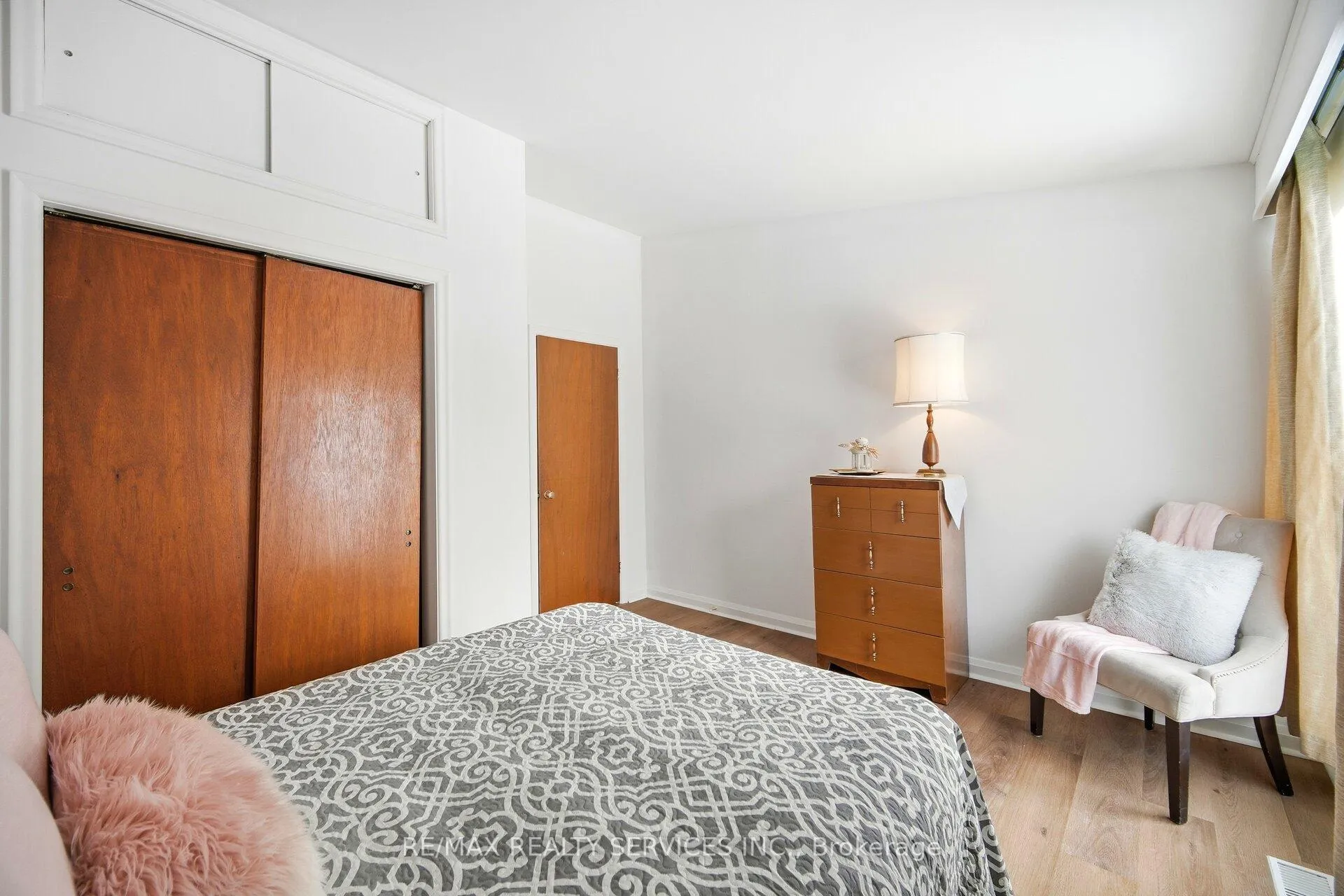 Photo 15 of 128 Hillcrest Drive, Whitby, Downtown Whitby — HOMEH
