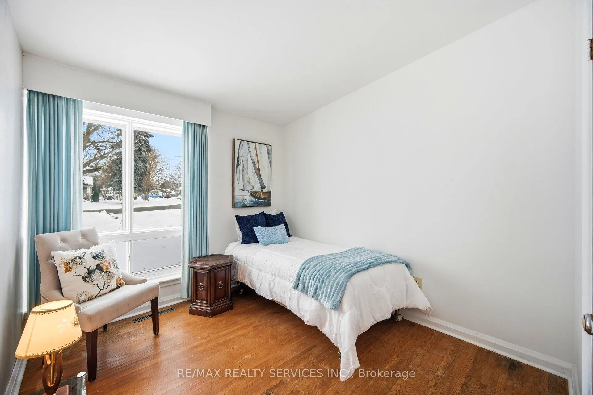 Photo 16 of 128 Hillcrest Drive, Whitby, Downtown Whitby — HOMEH
