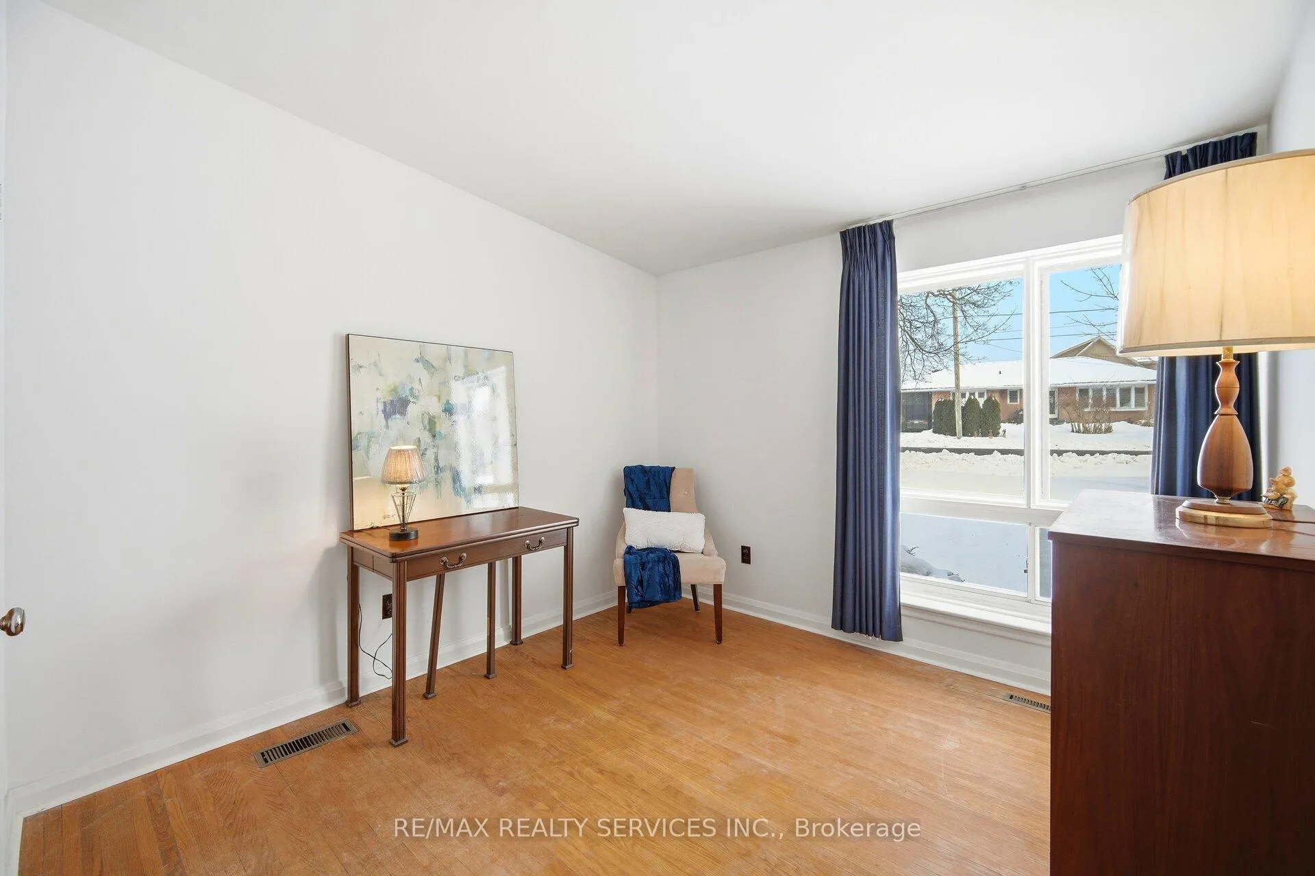 Photo 18 of 128 Hillcrest Drive, Whitby, Downtown Whitby — HOMEH