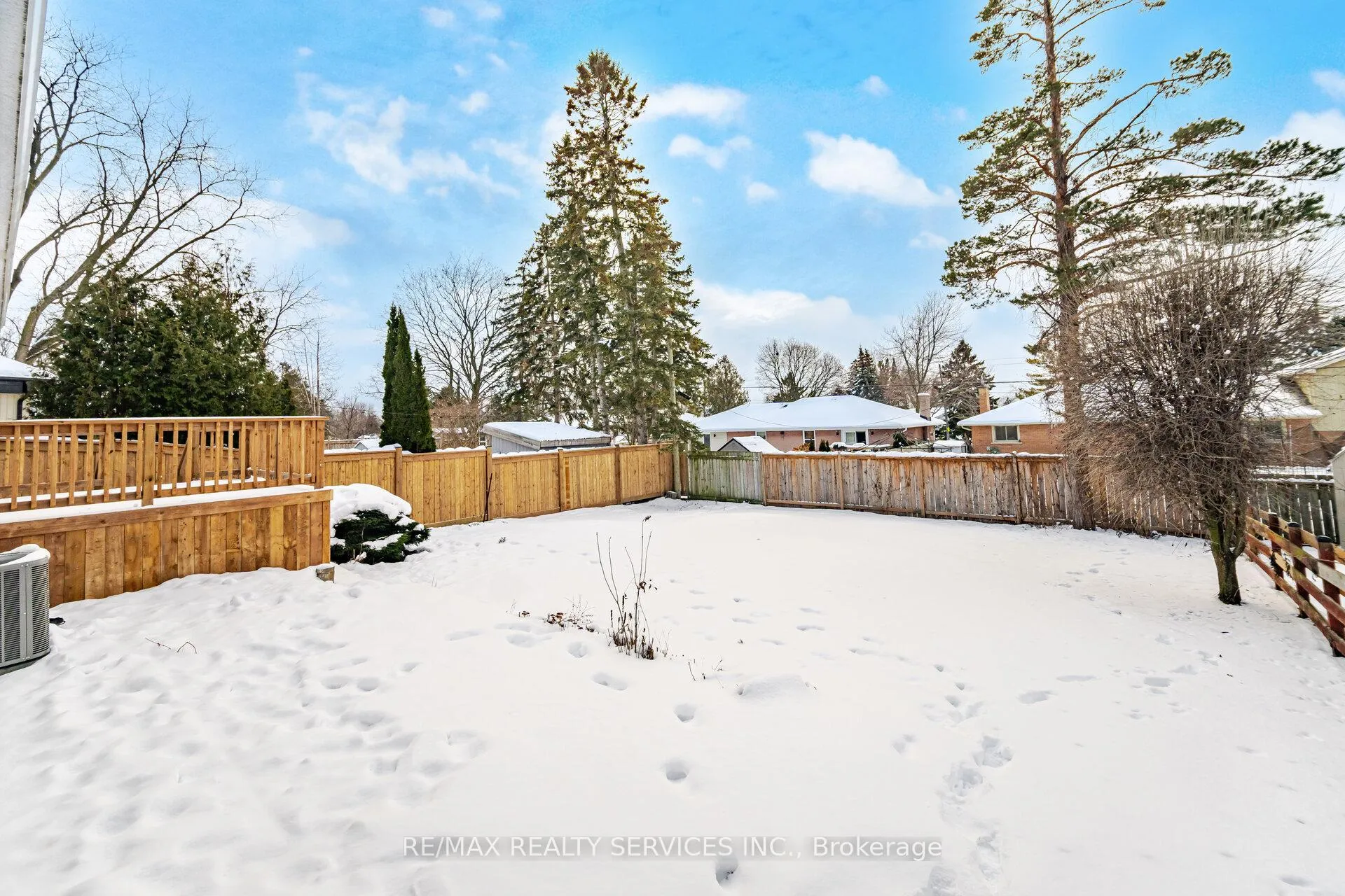 Photo 22 of 128 Hillcrest Drive, Whitby, Downtown Whitby — HOMEH