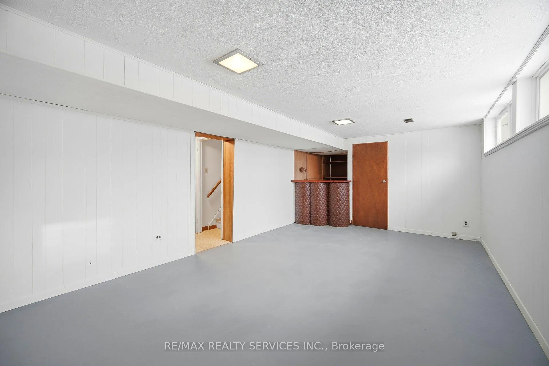 Photo 24 of 128 Hillcrest Drive, Whitby, Downtown Whitby — HOMEH