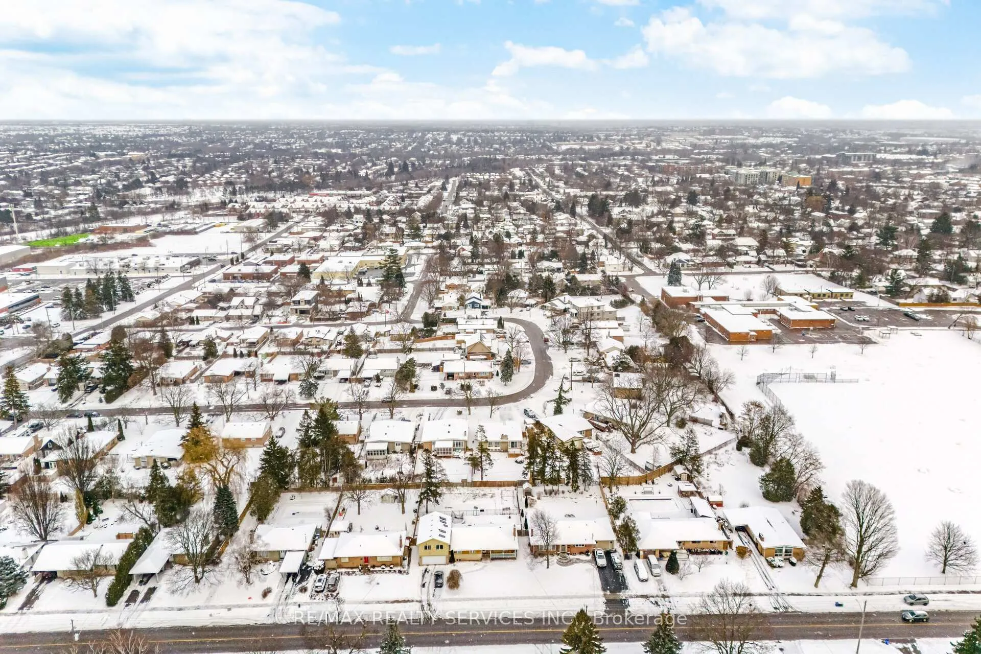 Photo 32 of 128 Hillcrest Drive, Whitby, Downtown Whitby — HOMEH