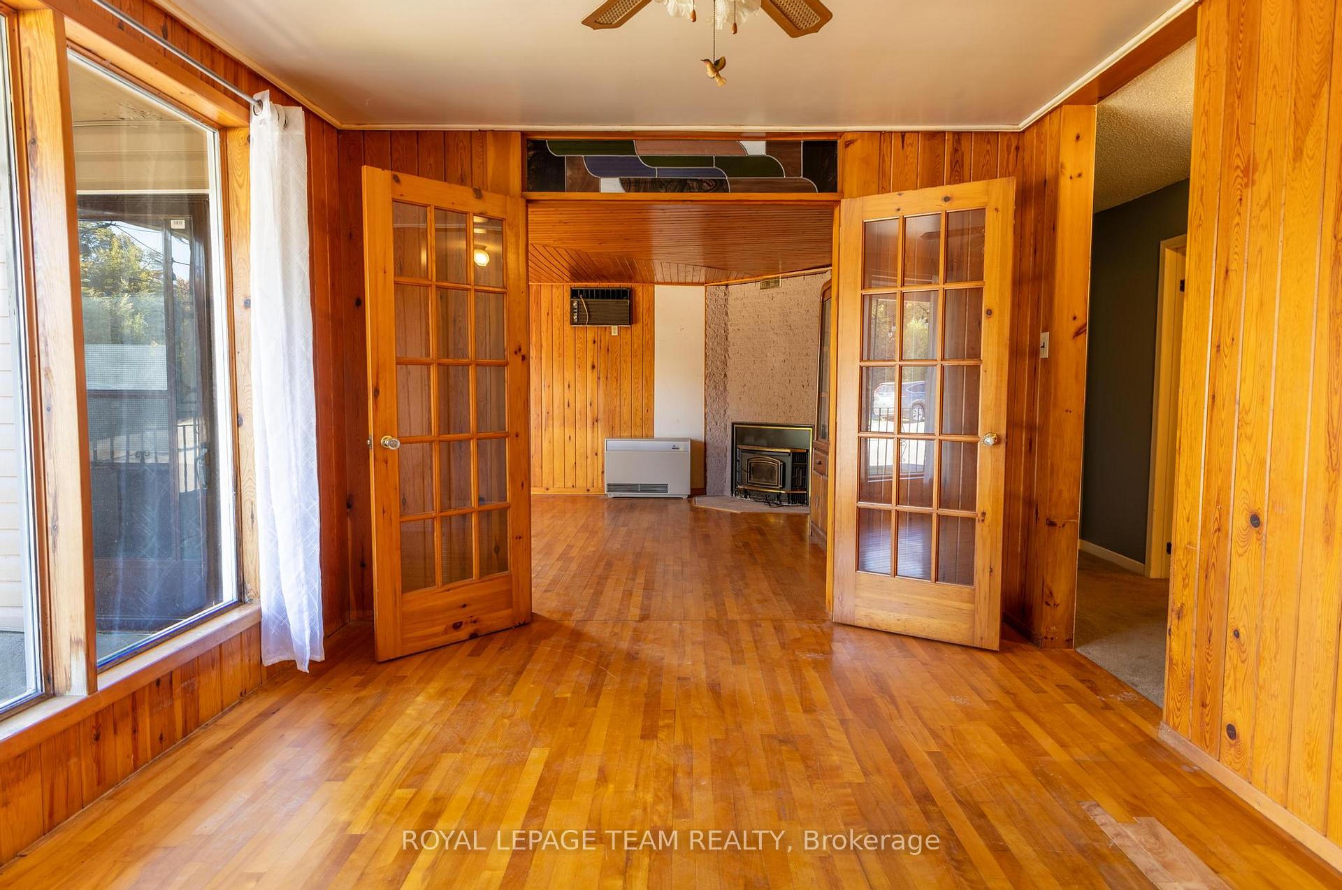 Photo 5 of 49 William Street E, Arnprior — HOMEH
